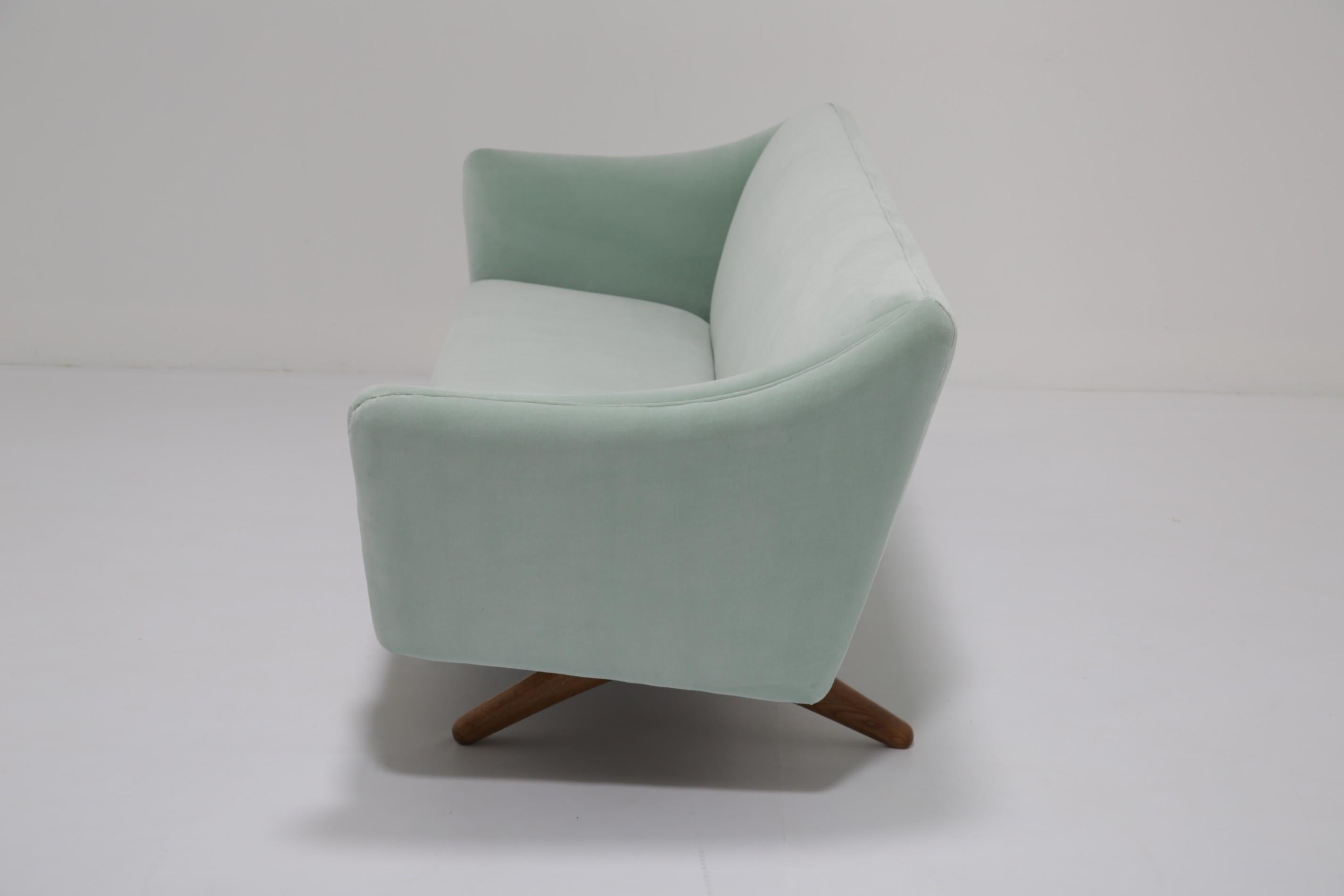 Sofá de tres plazas de mediados de siglo Modelo ML-140 de Illum Wikkelsø para Laursen, década de 1960. en venta 4