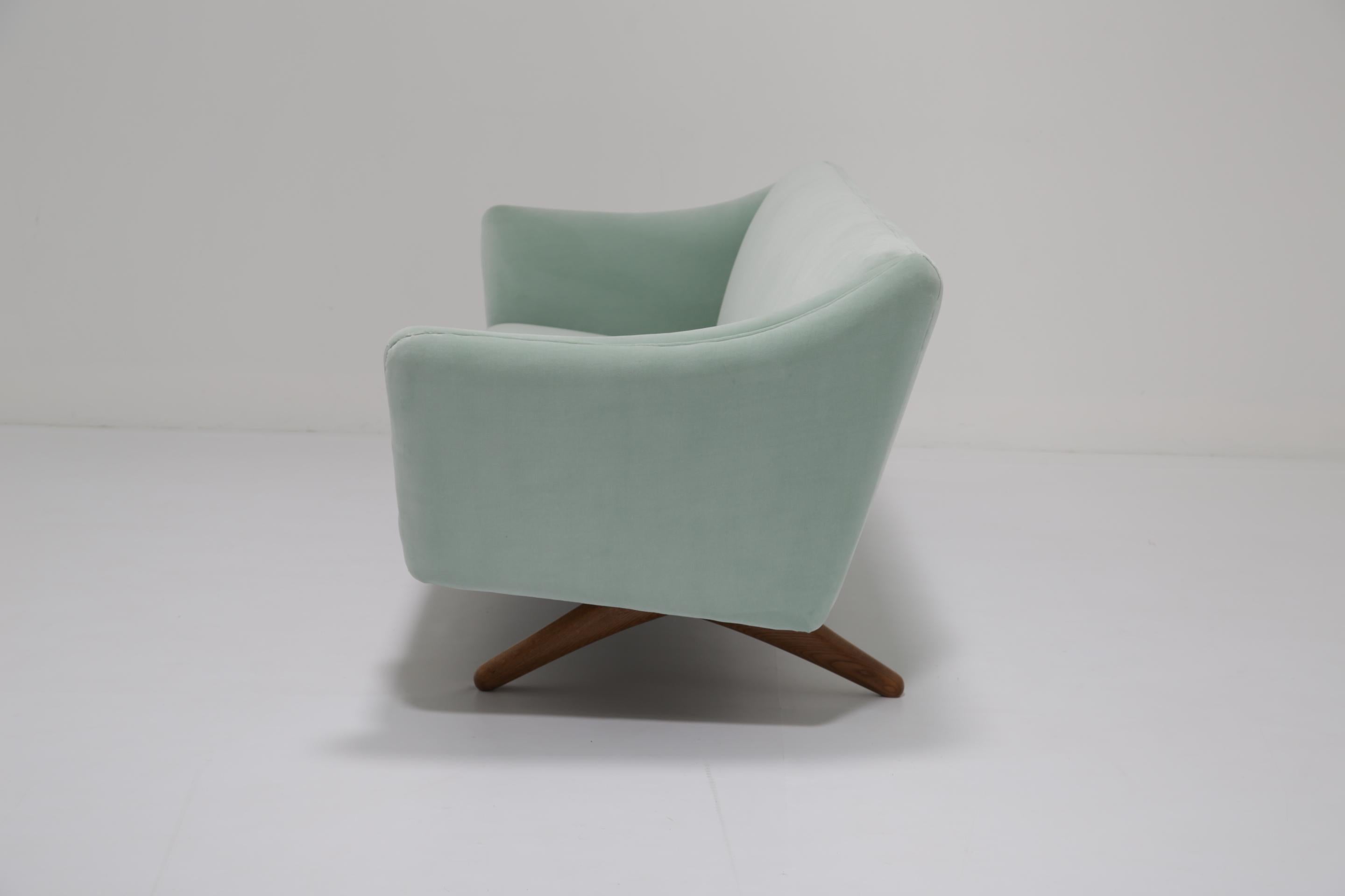 Sofá de tres plazas de mediados de siglo Modelo ML-140 de Illum Wikkelsø para Laursen, década de 1960. en venta 5