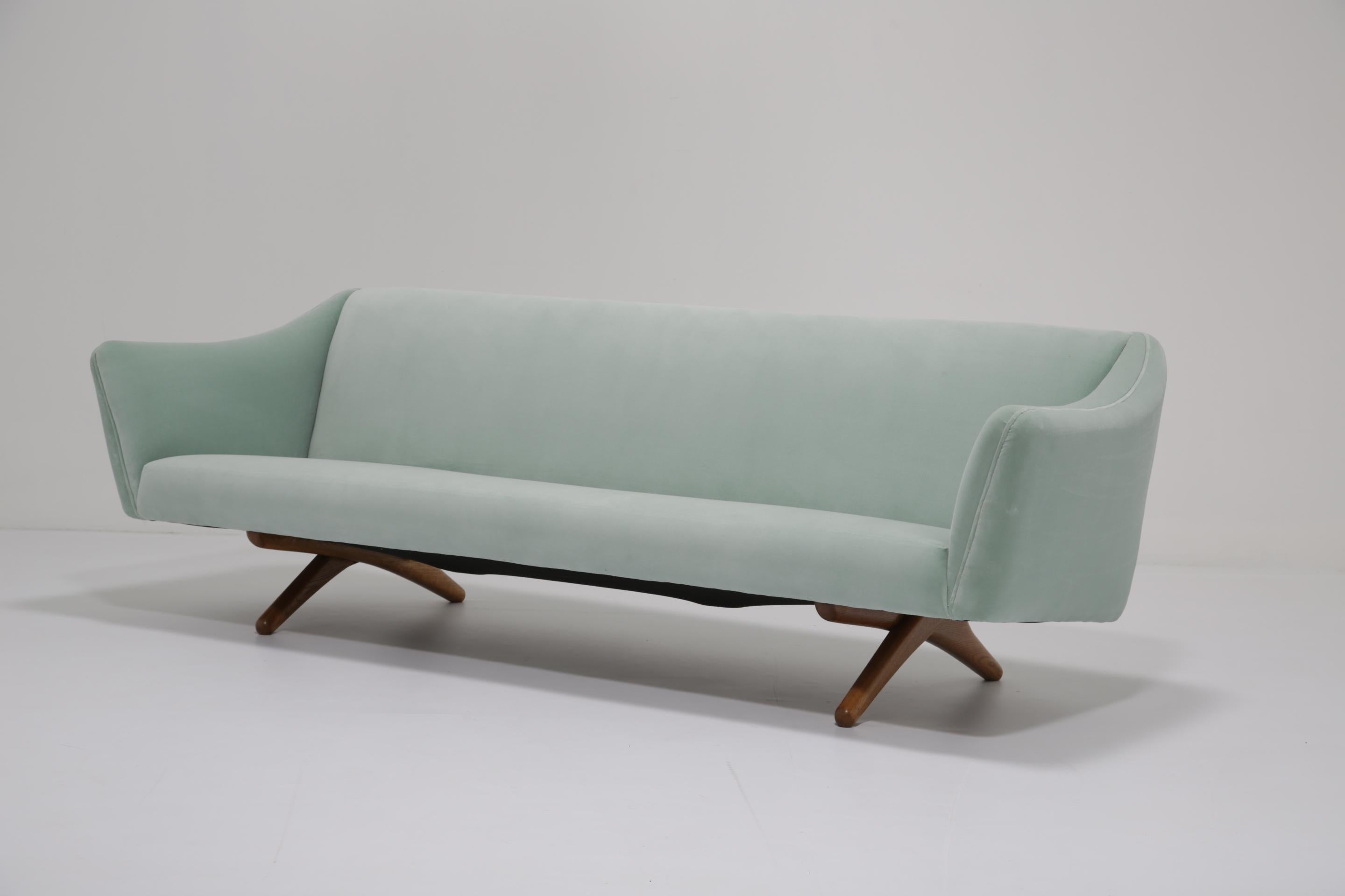 Sofá de tres plazas de mediados de siglo Modelo ML-140 de Illum Wikkelsø para Laursen, década de 1960. Moderno de mediados de siglo en venta