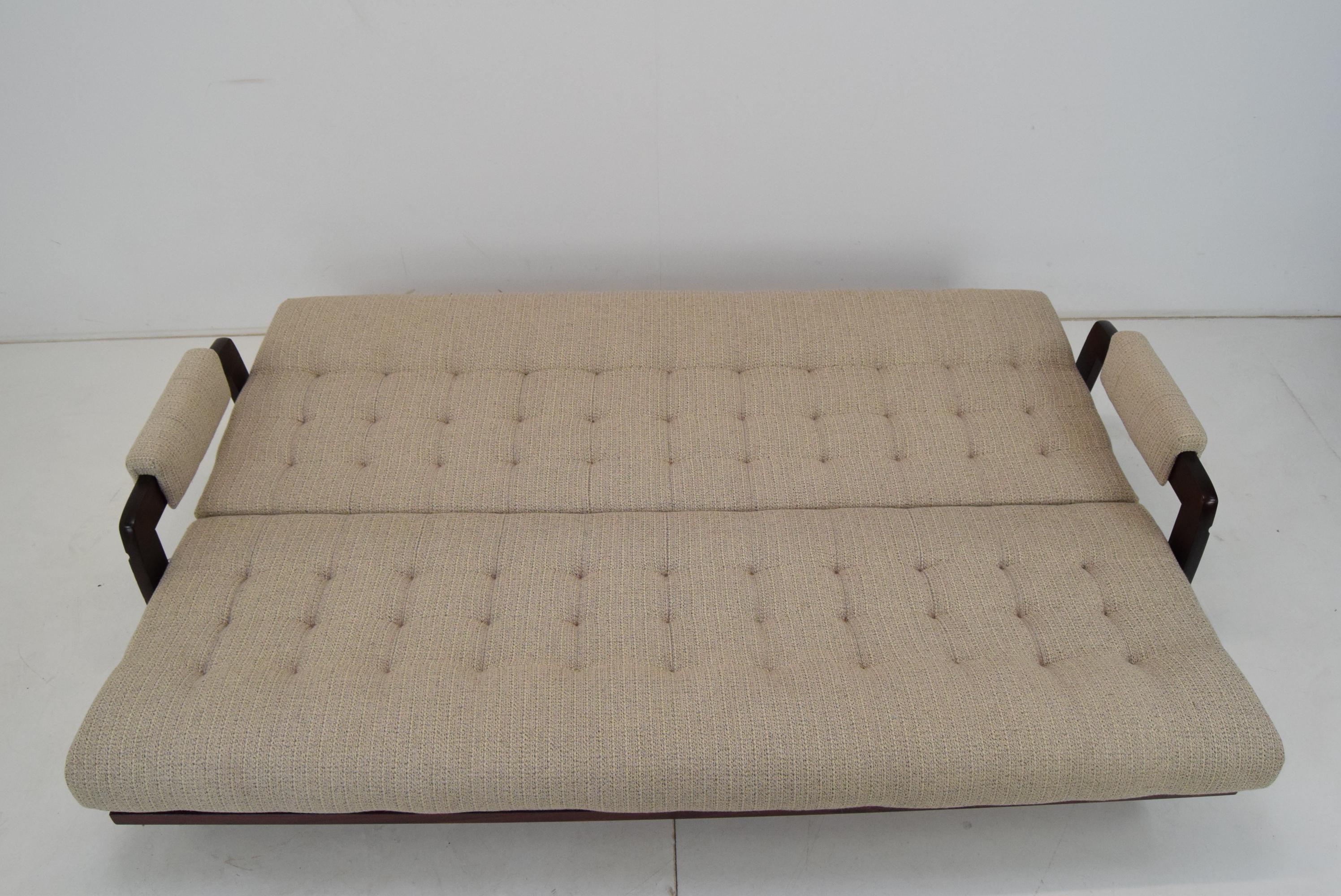 Mid-Century Three Seat Sofa or Daybed, 1980's For Sale 1
