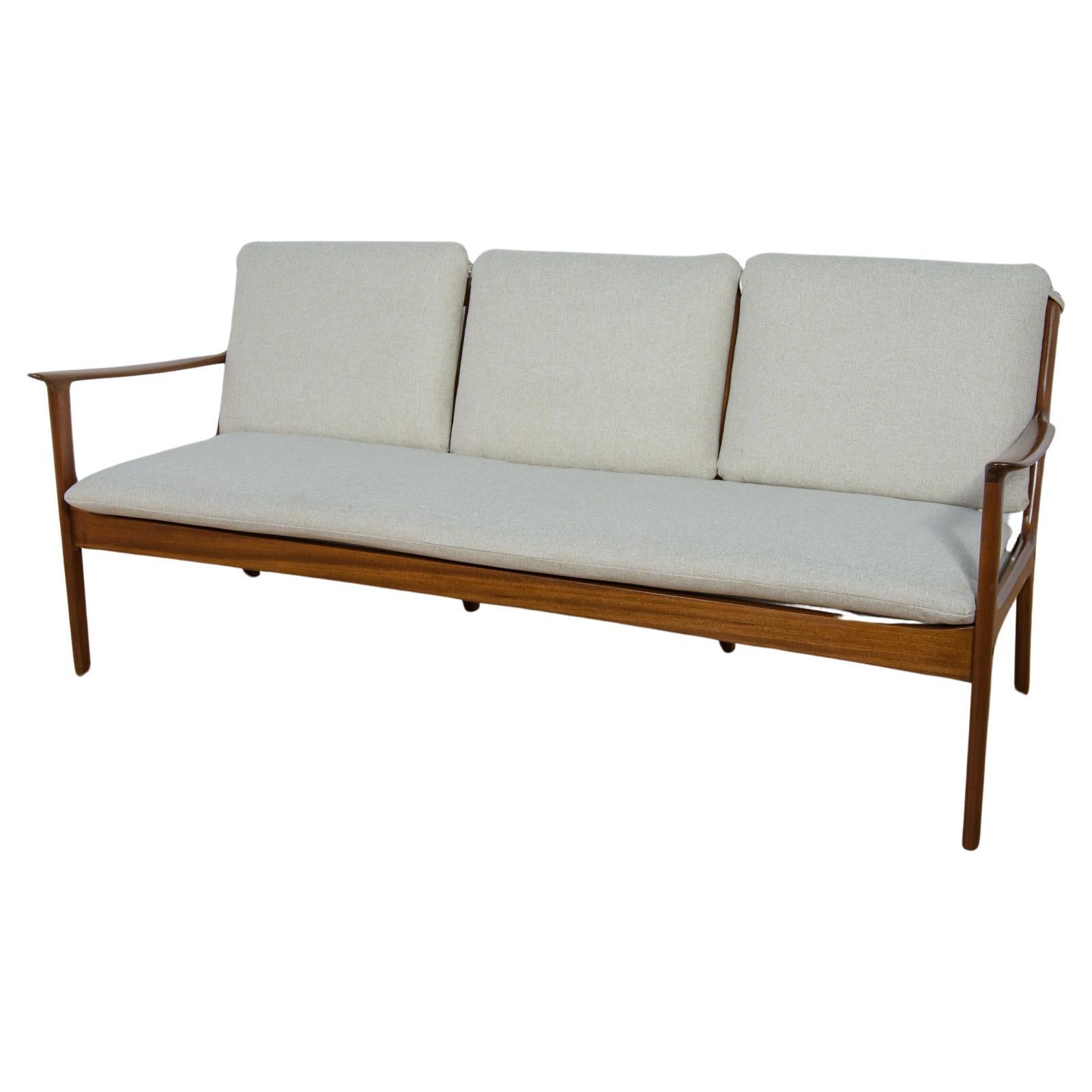 Mid Century Three-seater Sofa Model PJ112  by Ole Wanscher for Poul Jeppesens.