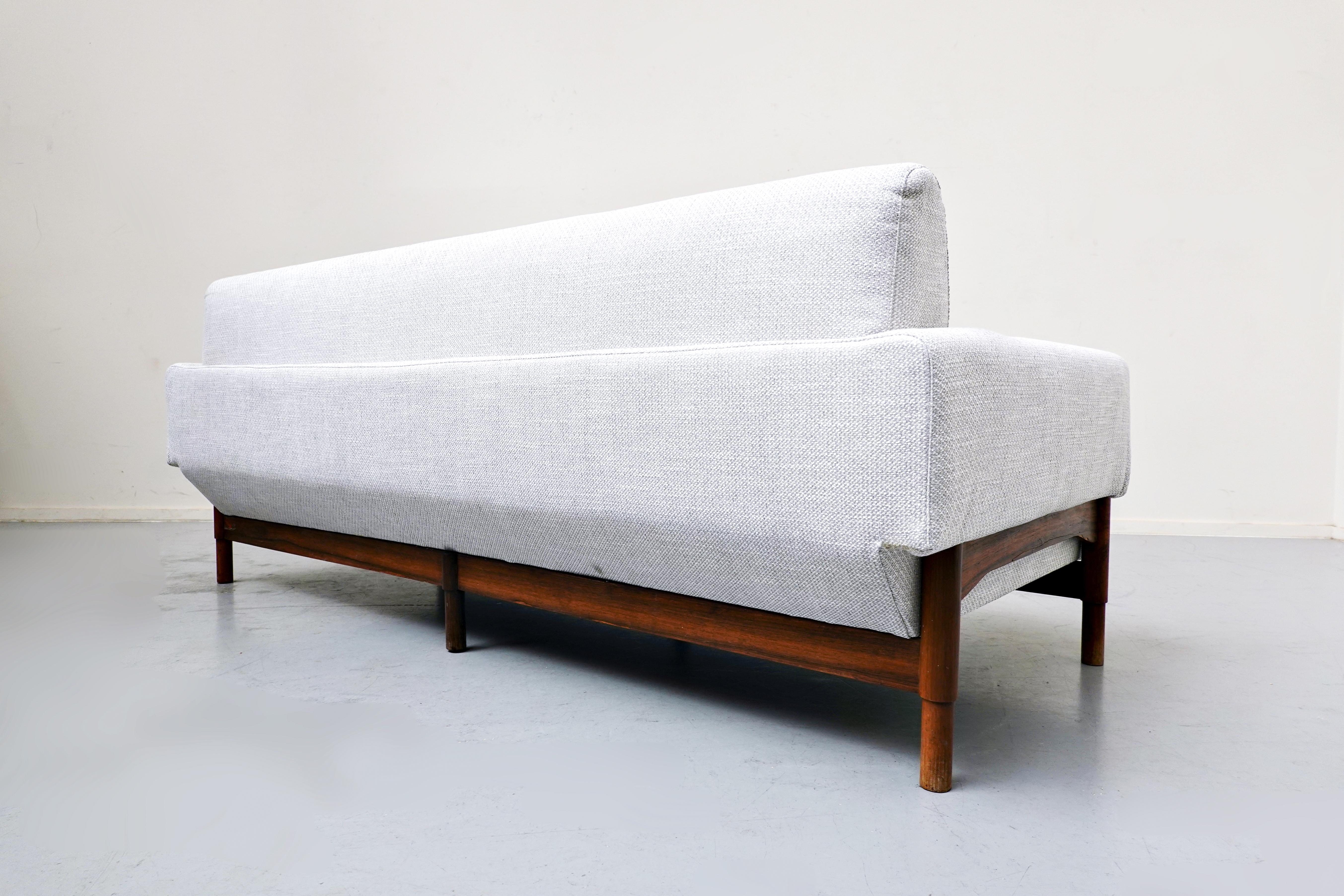 Wood Mid-Century Modern White Three Seater Walnut Sofa by Sapiroti, Italy, 1960s