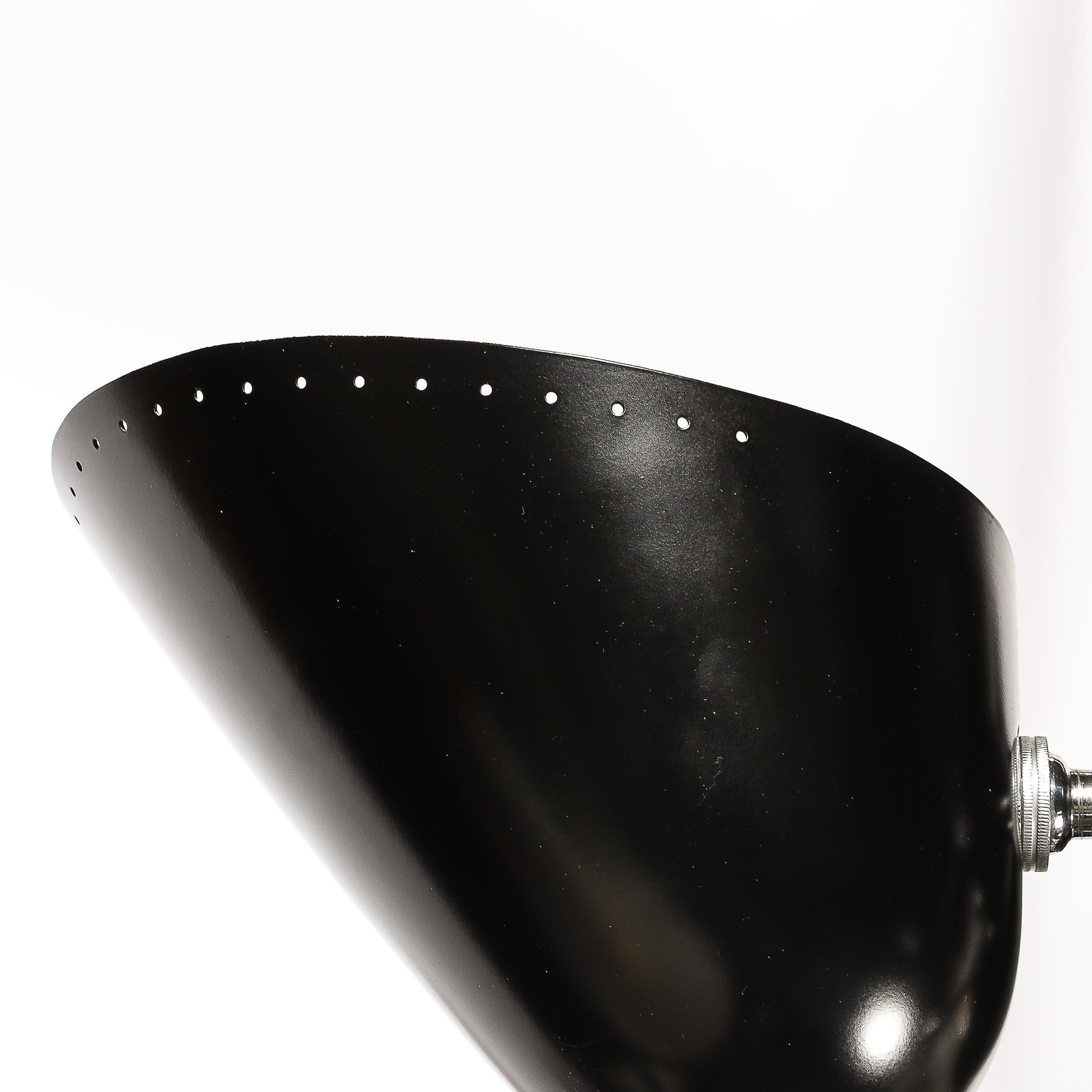Lampadario di metà secolo a tre paralumi in smalto nero e cromo di Troughton & Young in vendita 10