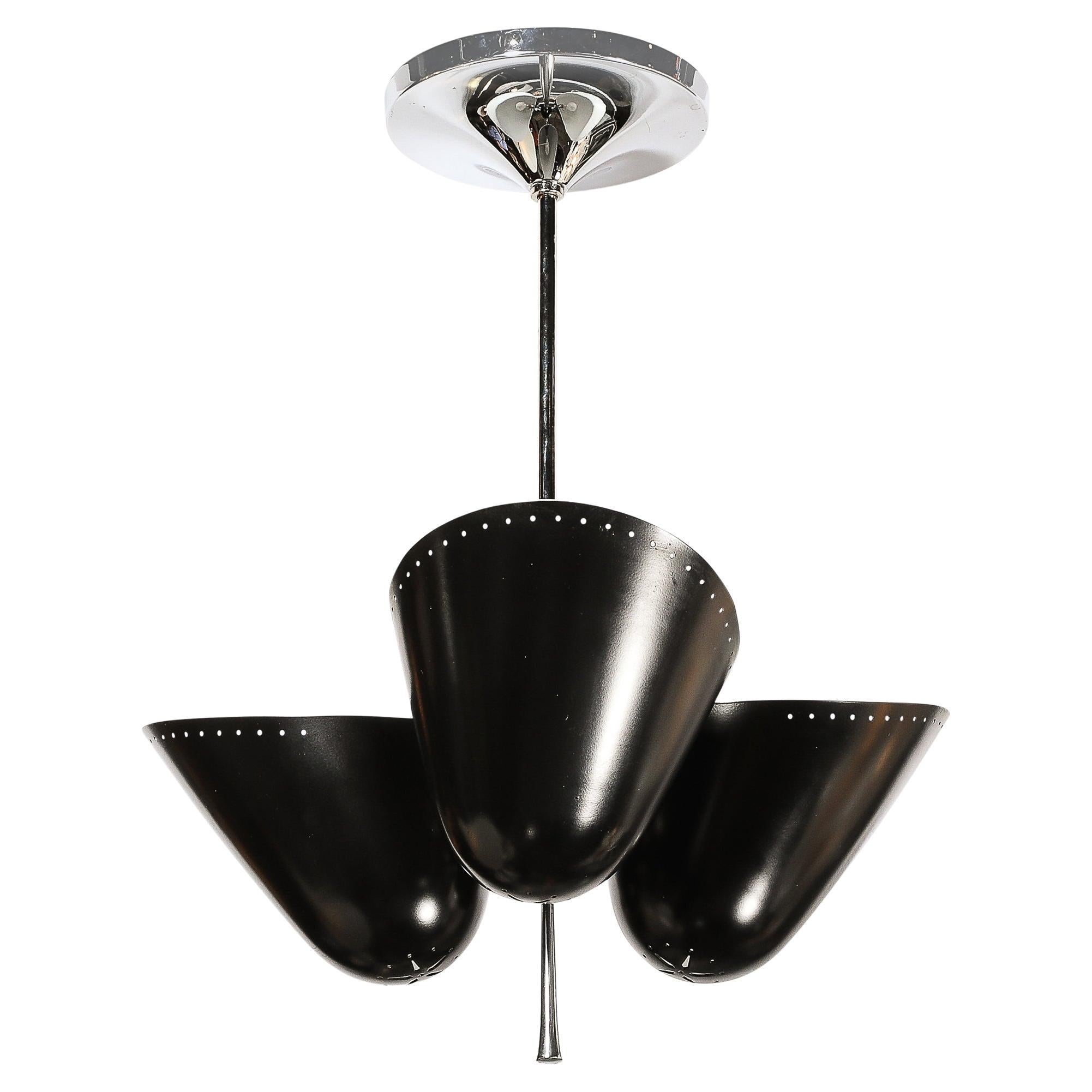 Lampadario di metà secolo a tre paralumi in smalto nero e cromo di Troughton & Young in vendita