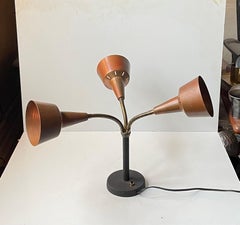 Lampe de table en cuivre à trois abat-jours, style milieu du siècle, signée E. S. Horn, années 1950