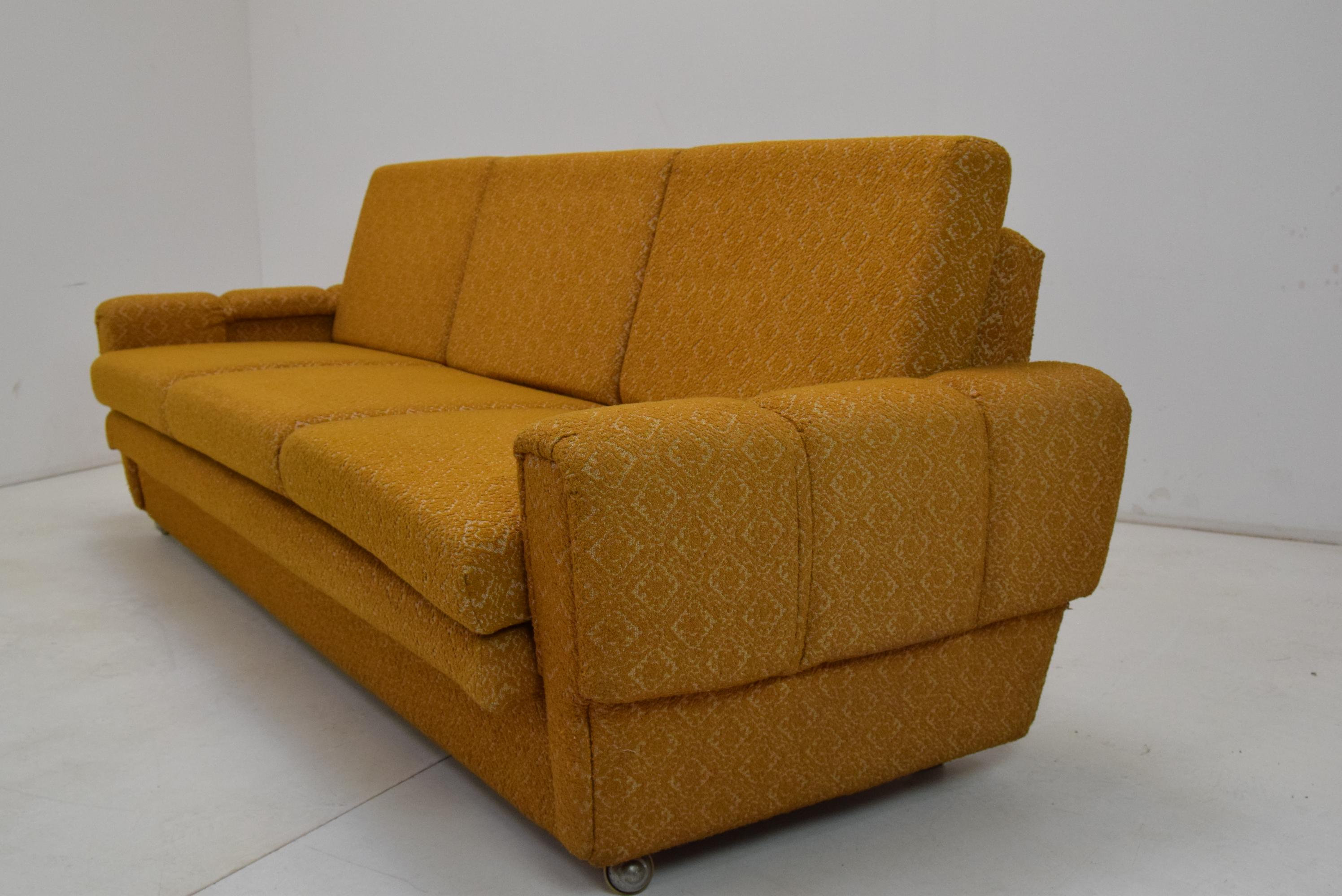 Midcentury Three Sofa or Daybed, 1970s 3