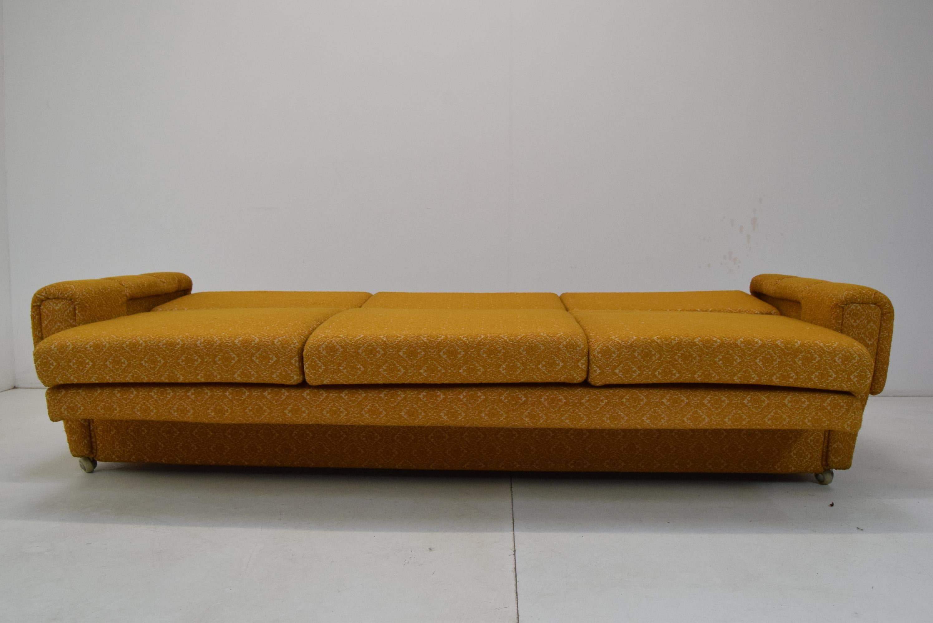 Midcentury Three Sofa or Daybed, 1970s 6