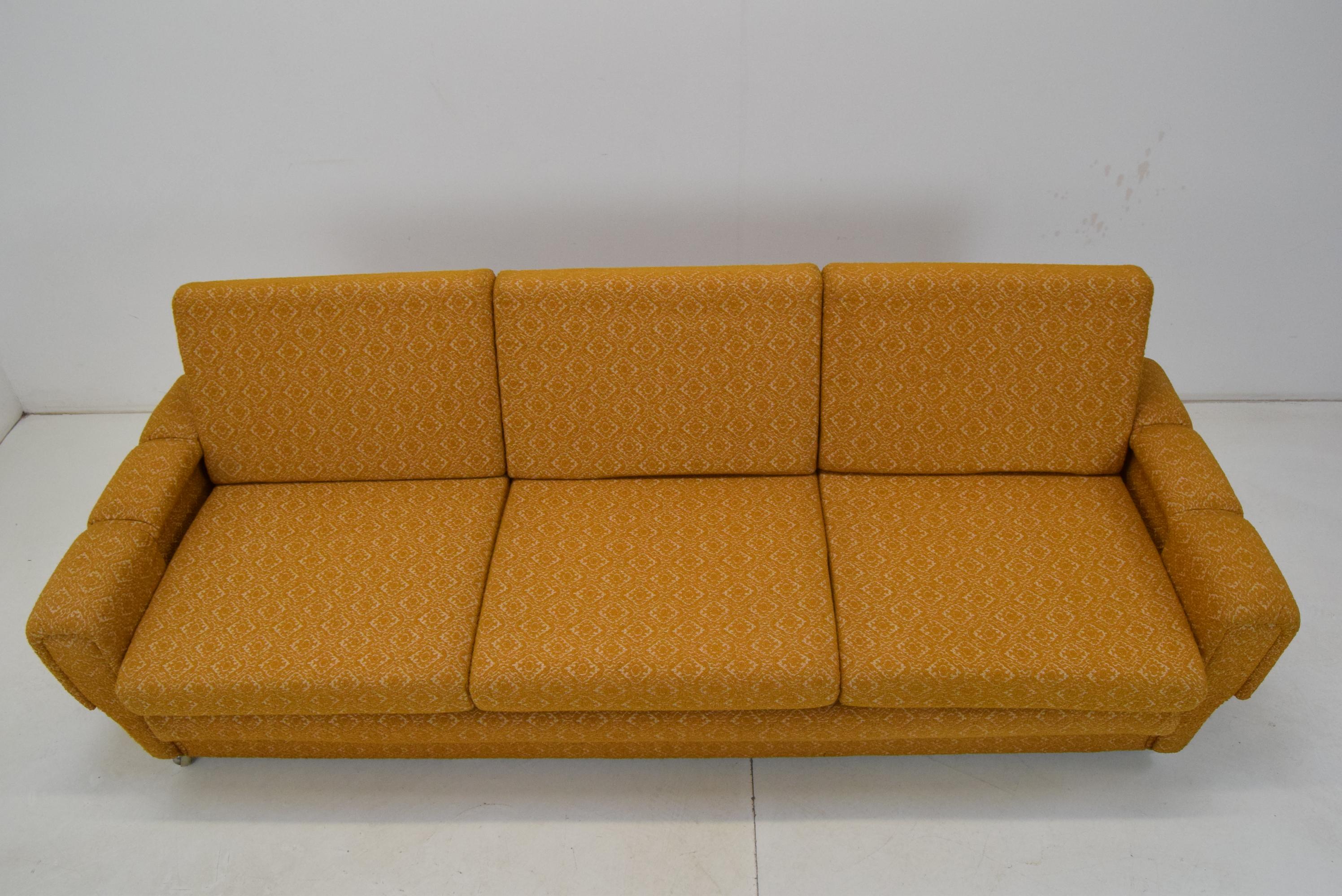 Midcentury Three Sofa or Daybed, 1970s In Good Condition In Praha, CZ