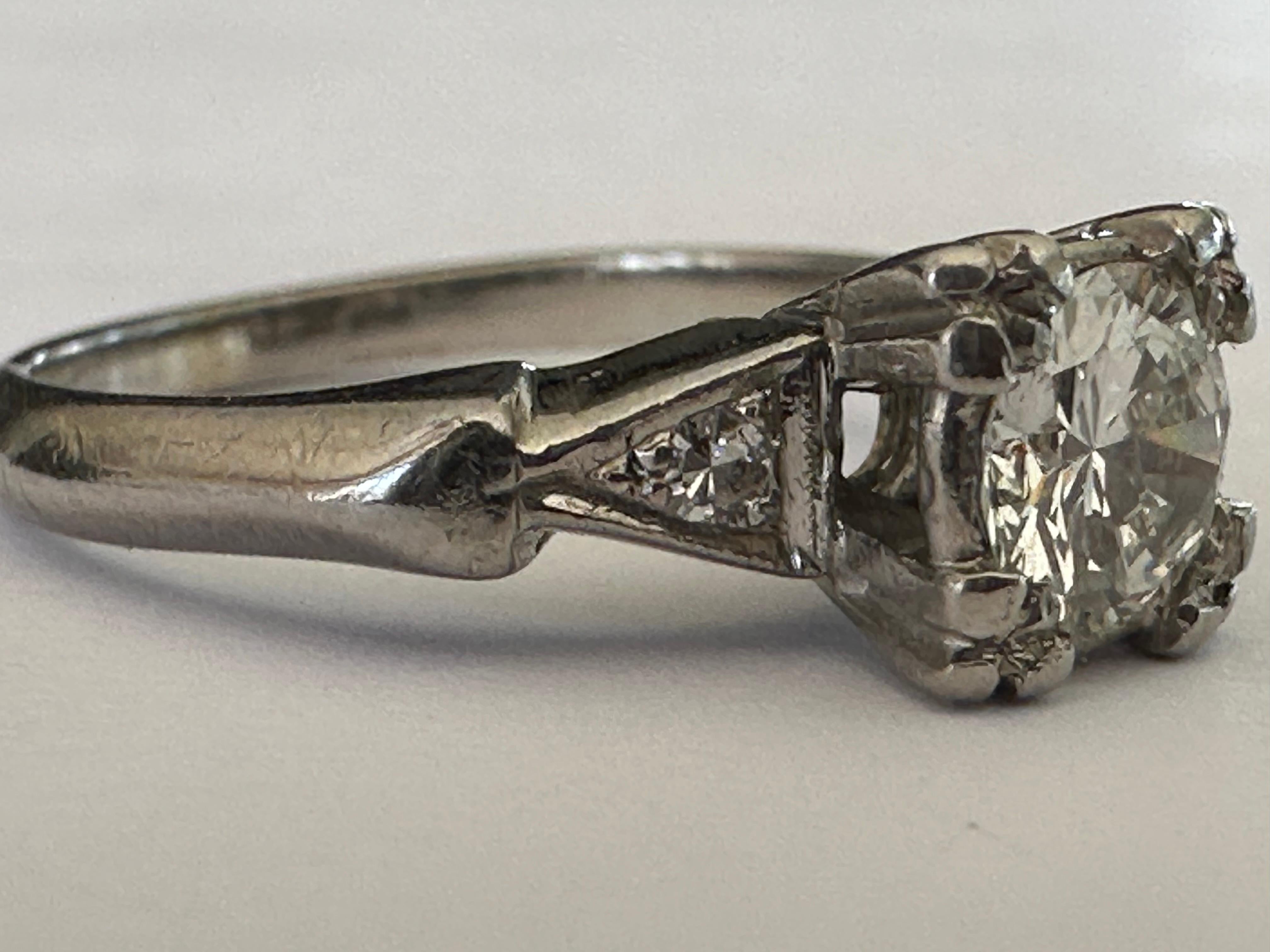Dreistein-Diamantring aus der Mitte des Jahrhunderts  Damen im Angebot