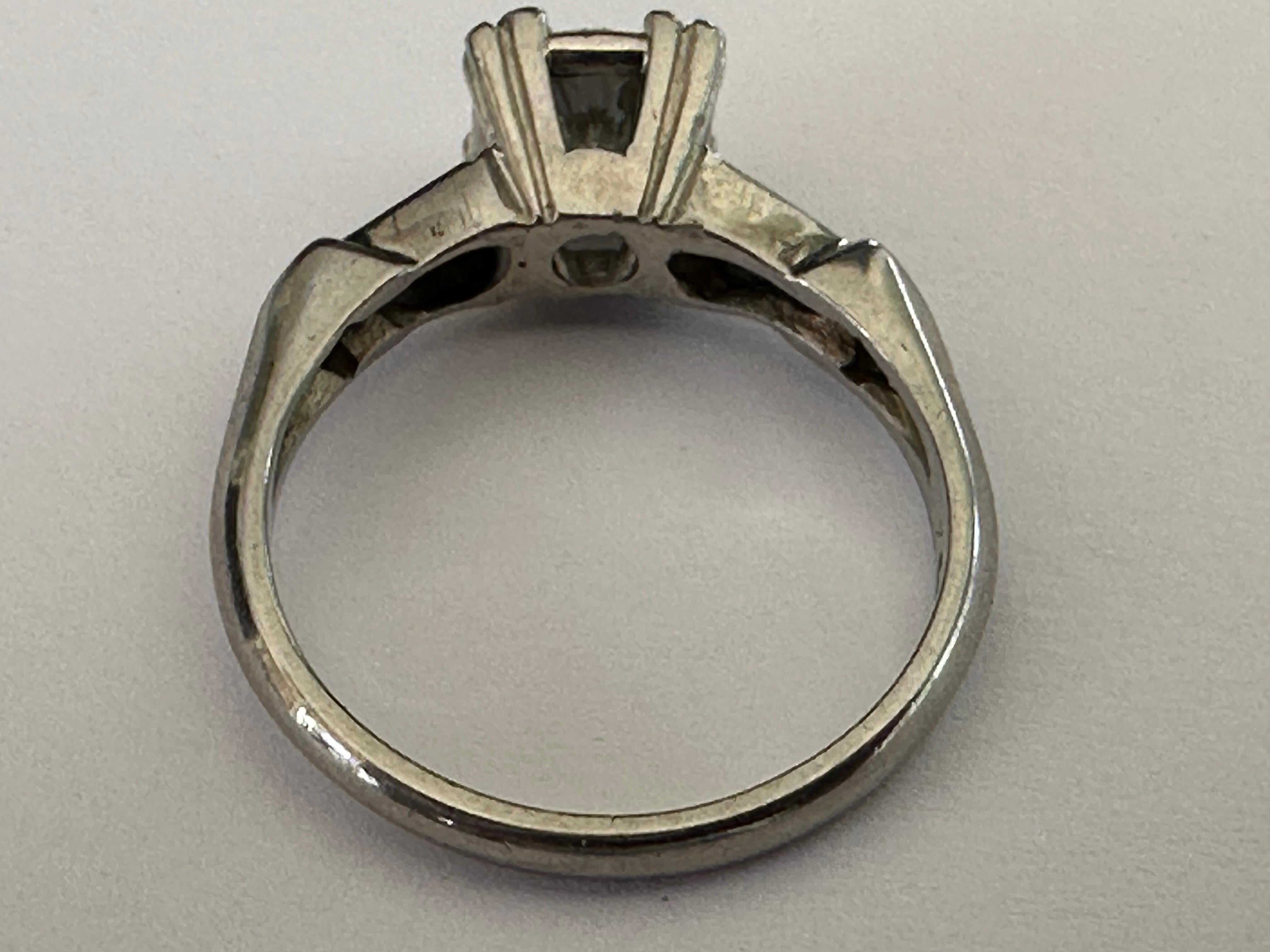 Mid-Century Three-Stone Diamond Ring  For Sale 2