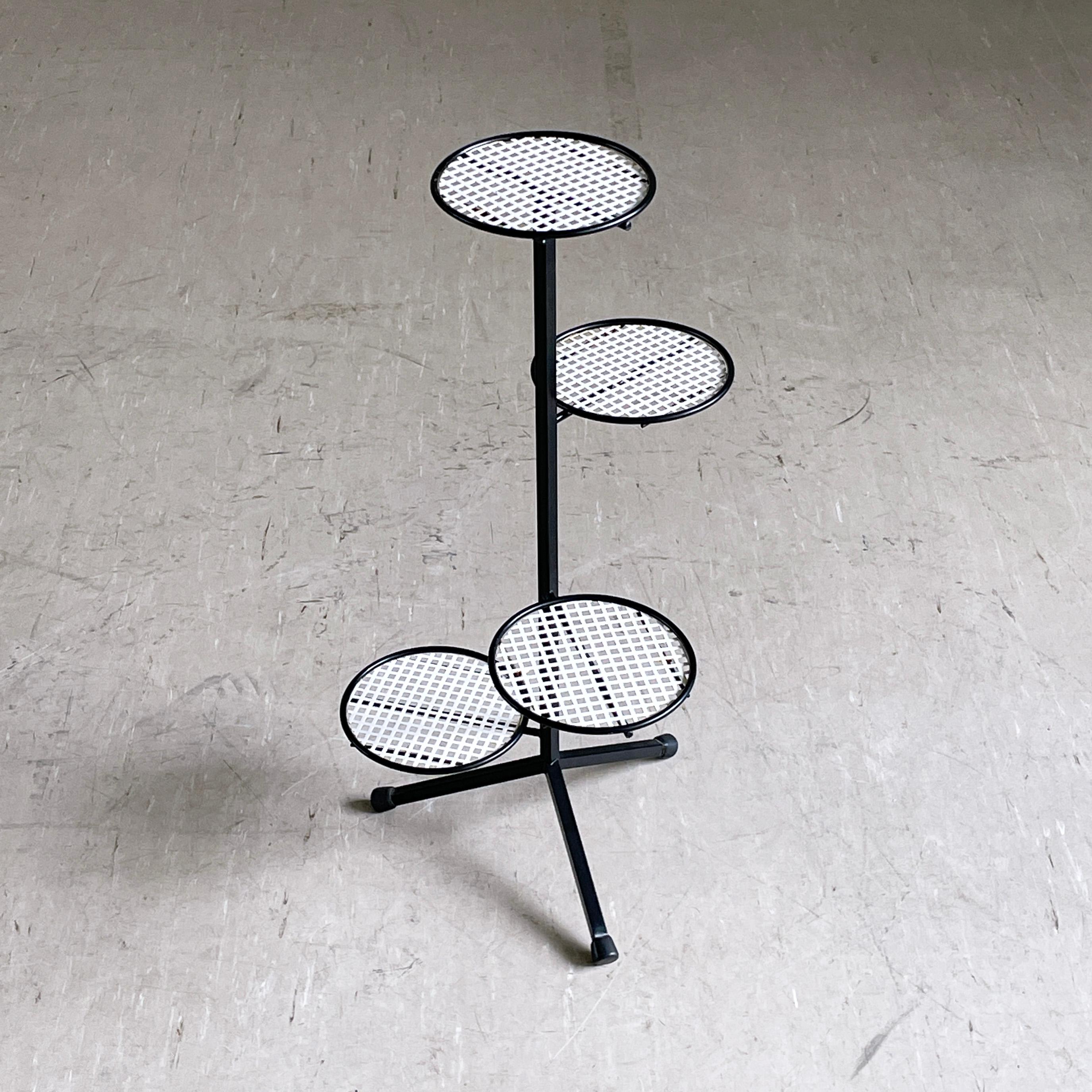 Mid Century Tiered Plant Stand (Metall) im Angebot