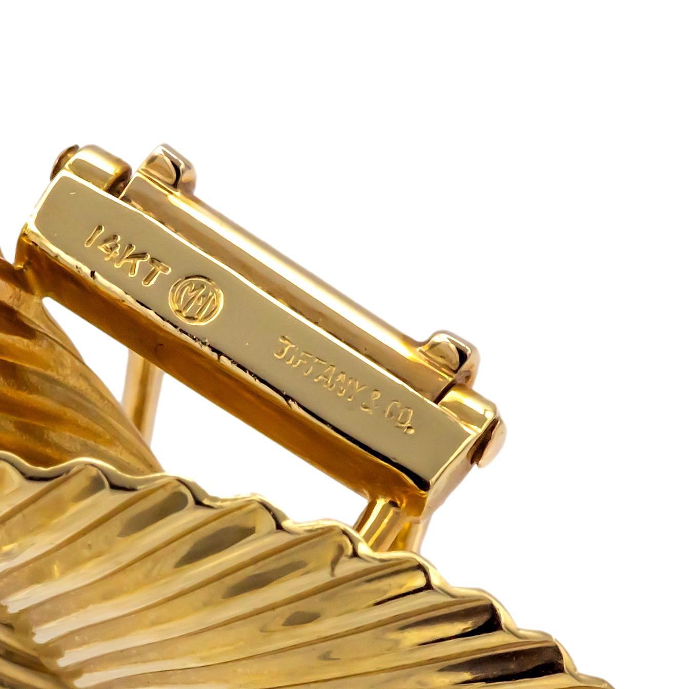 Modern Mid-Century Tiffany and Co. 14K Yellow Gold Swirl Fan Brooch 1960's For Sale
