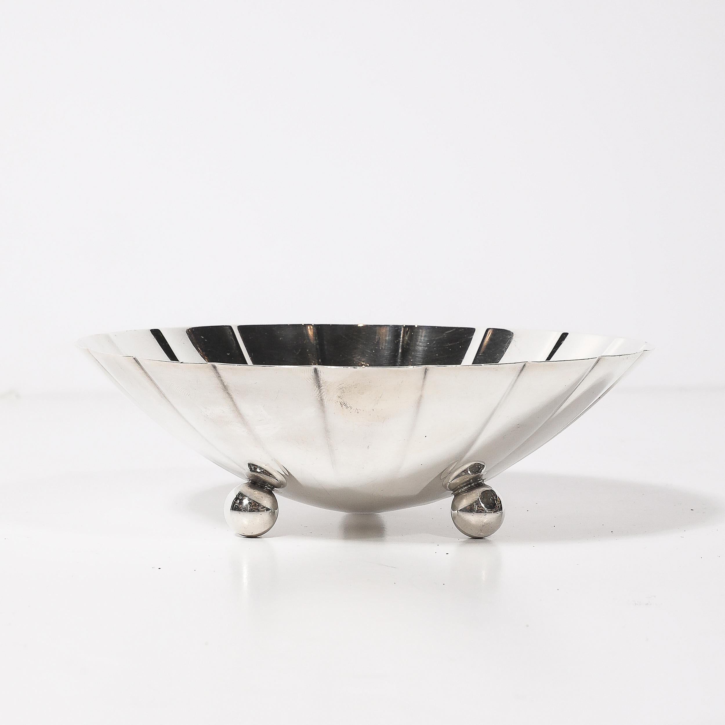 Mediados de siglo Tiffany & Co. Pies de plata de ley Makers Modern  Bol 22673 Moderno de mediados de siglo en venta