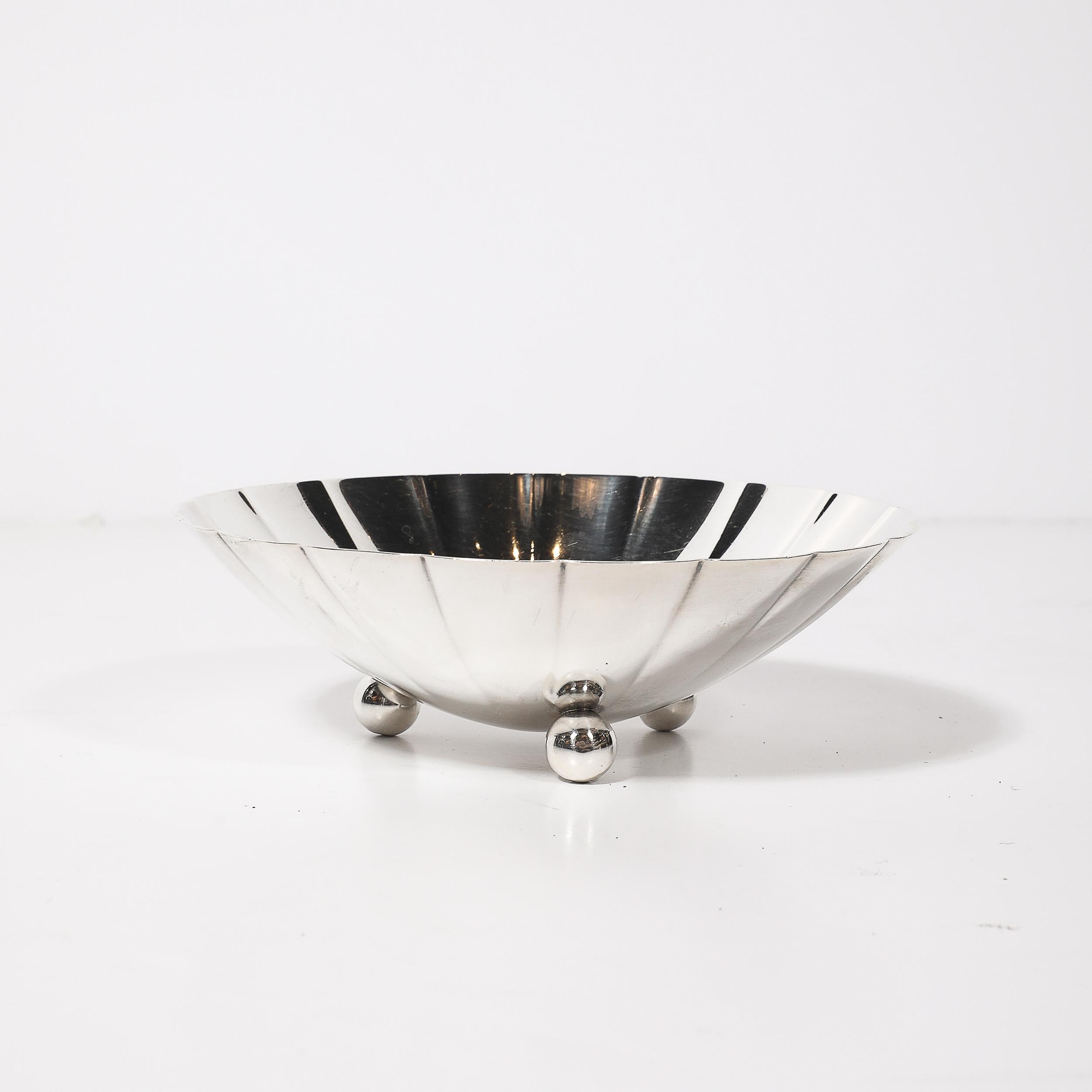 Mediados de siglo Tiffany & Co. Pies de plata de ley Makers Modern  Bol 22673 Estadounidense en venta