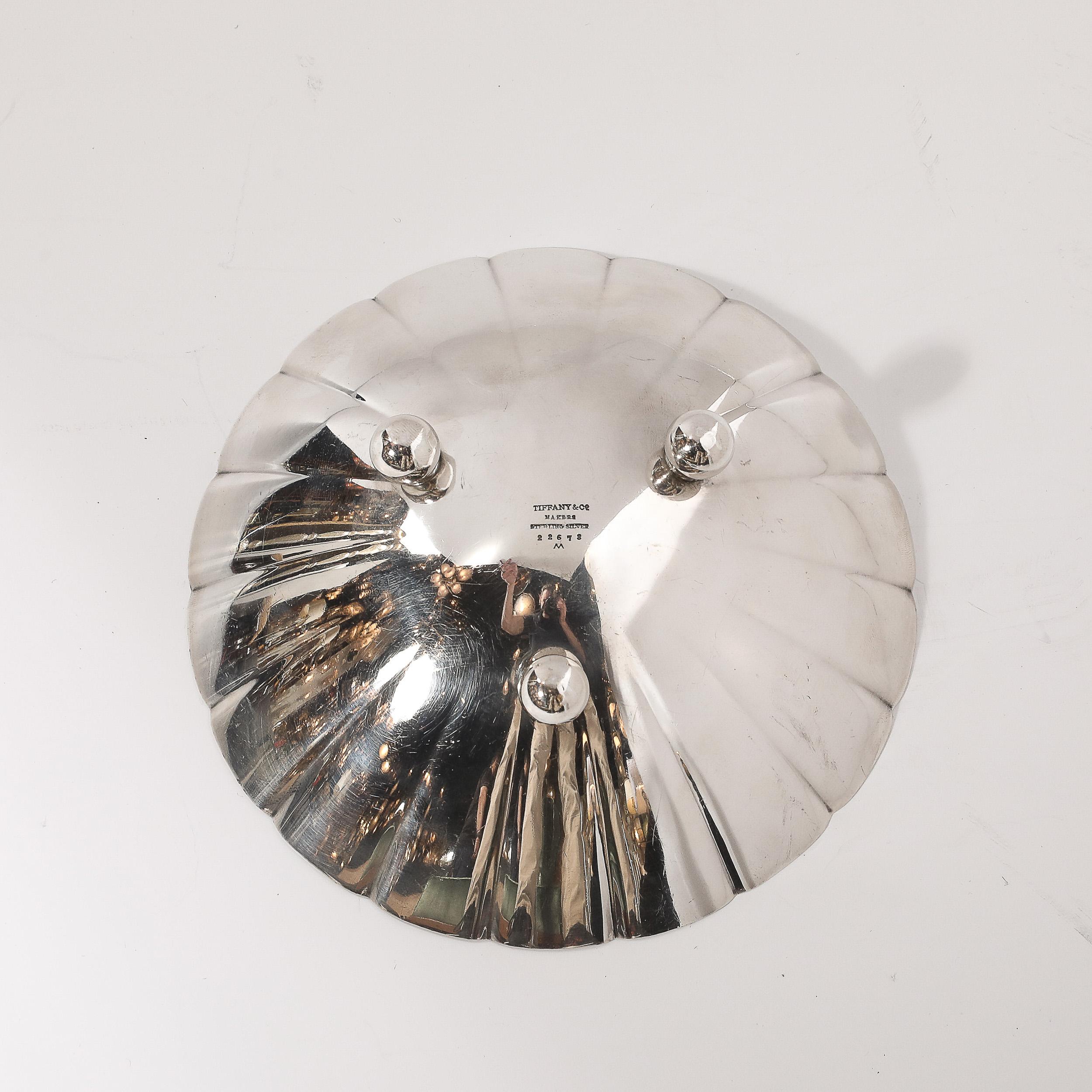 Mediados de siglo Tiffany & Co. Pies de plata de ley Makers Modern  Bol 22673 Plata esterlina en venta