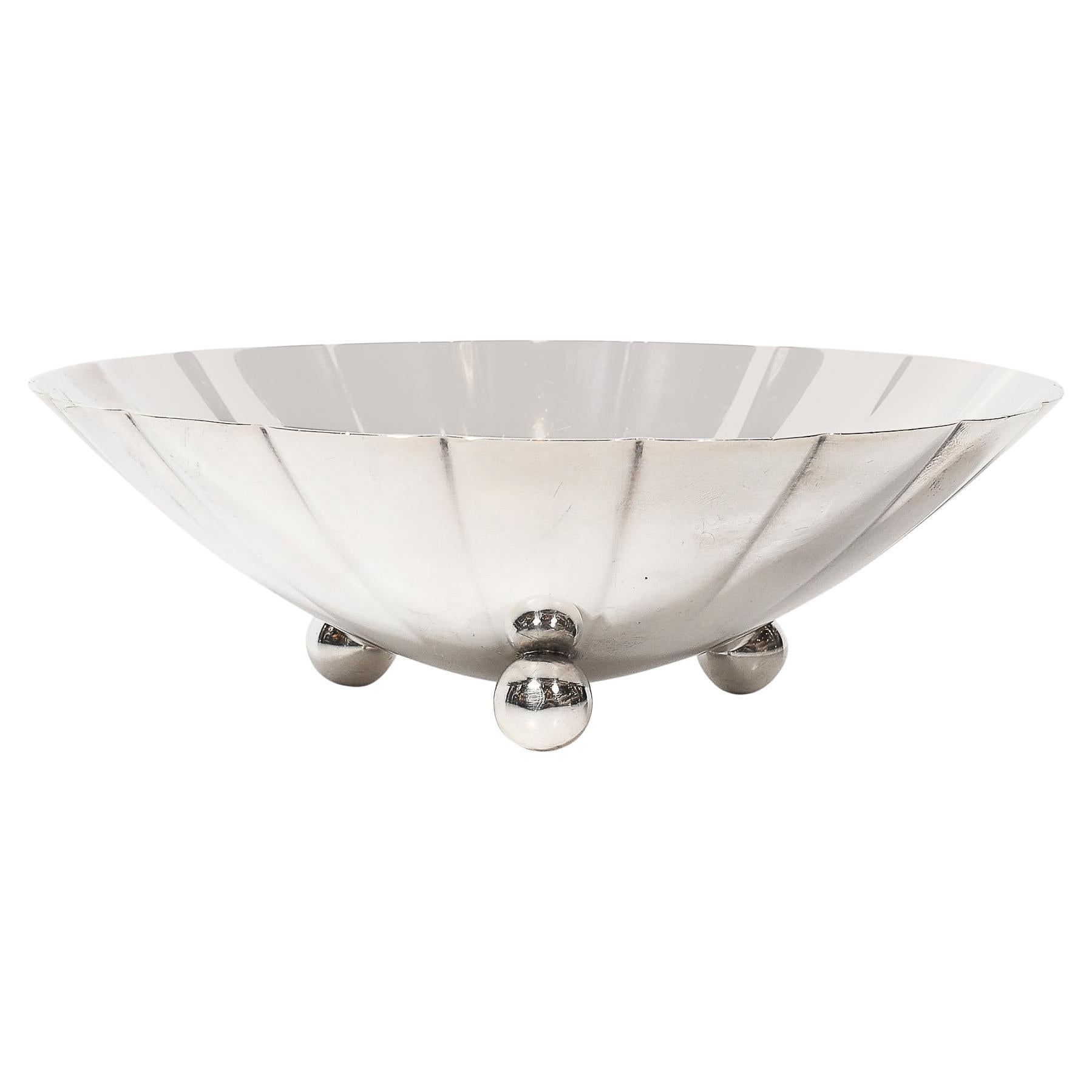 Mediados de siglo Tiffany & Co. Pies de plata de ley Makers Modern  Bol 22673 en venta