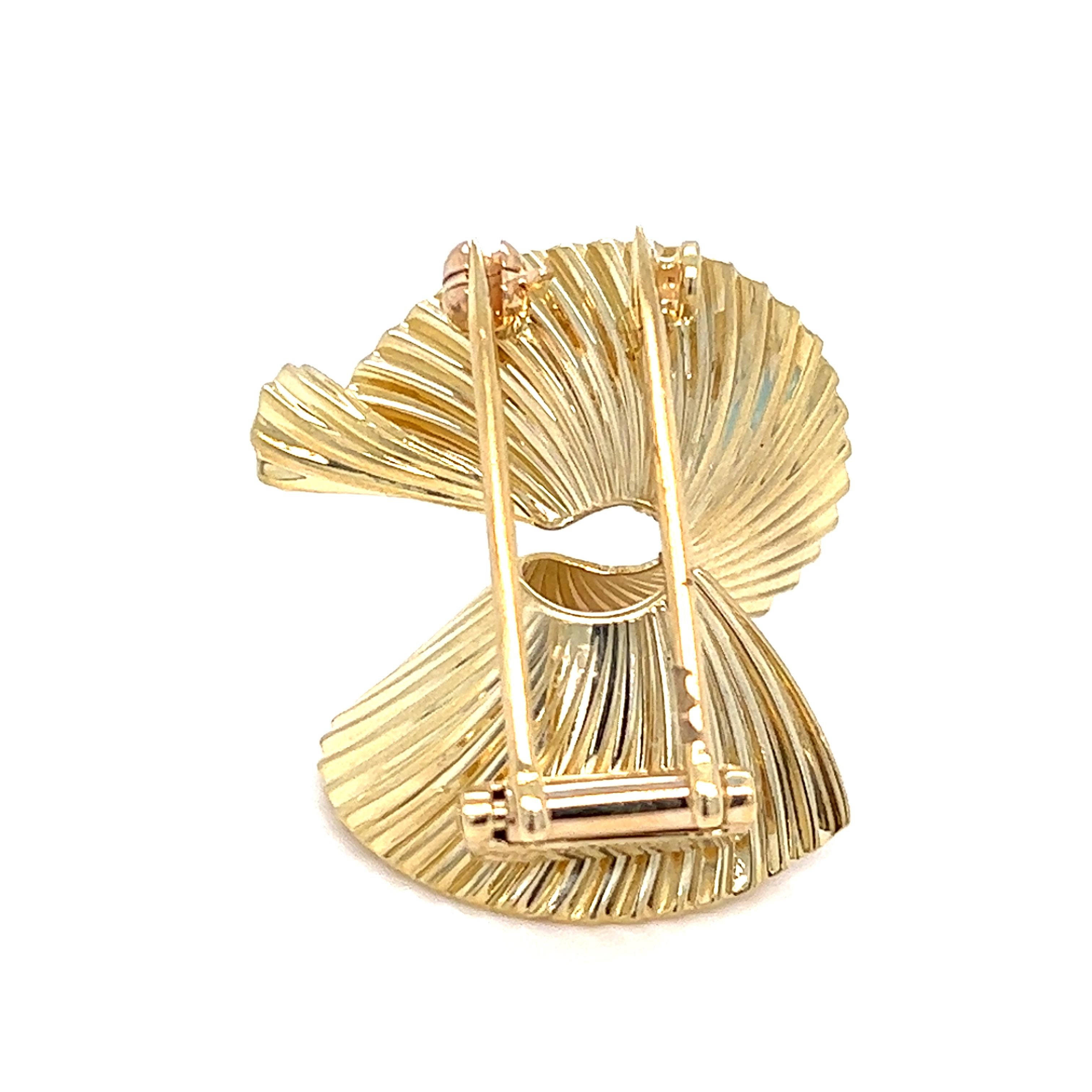 Mid-Century Tiffany & Co. Ribbon Design Pin in 14 Karat Gold In Good Condition In Towson, MD