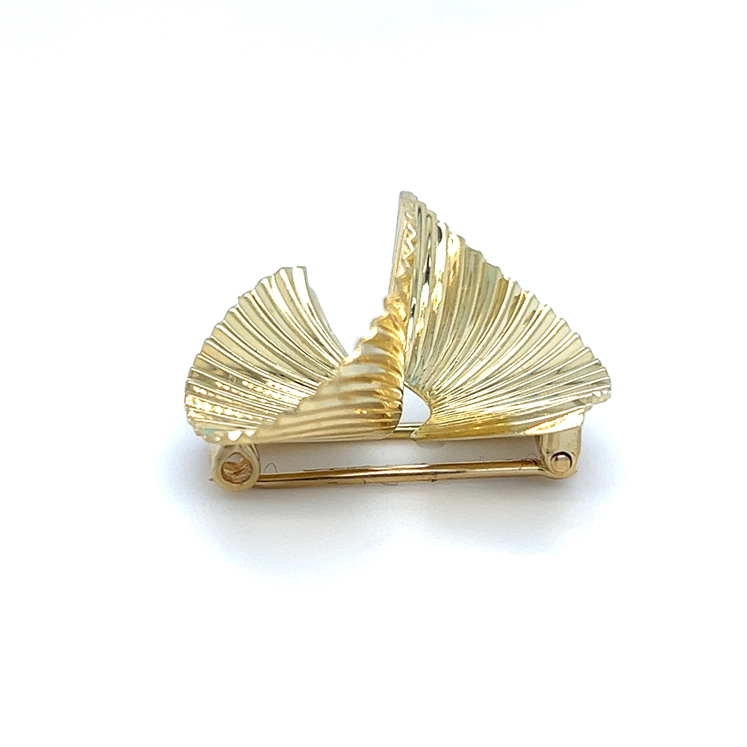 Women's or Men's Mid-Century Tiffany & Co. Ribbon Design Pin in 14 Karat Gold