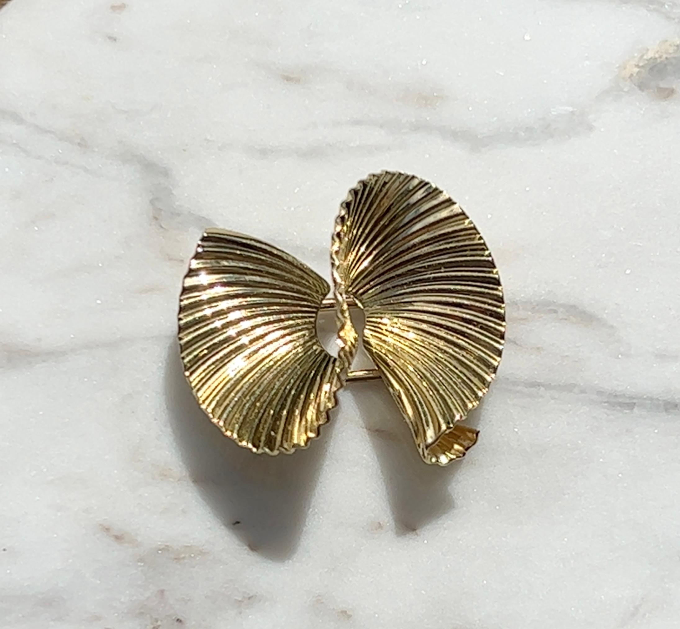 Mid-Century Tiffany & Co. Ribbon Design Pin in 14 Karat Gold 3