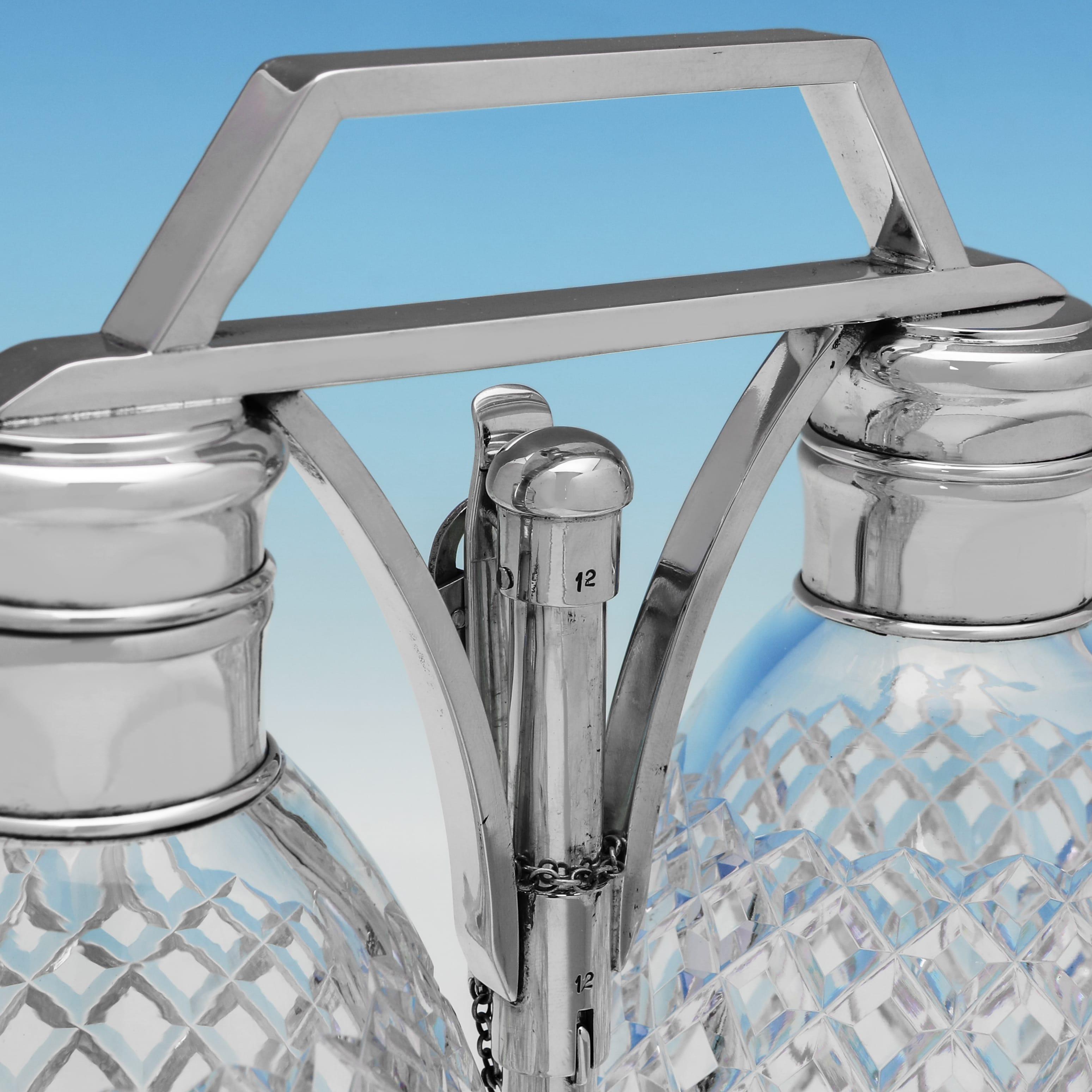 Tántalo de plata de ley Tiffany de mediados de siglo y cristal Hawkes Crystal Plata esterlina en venta