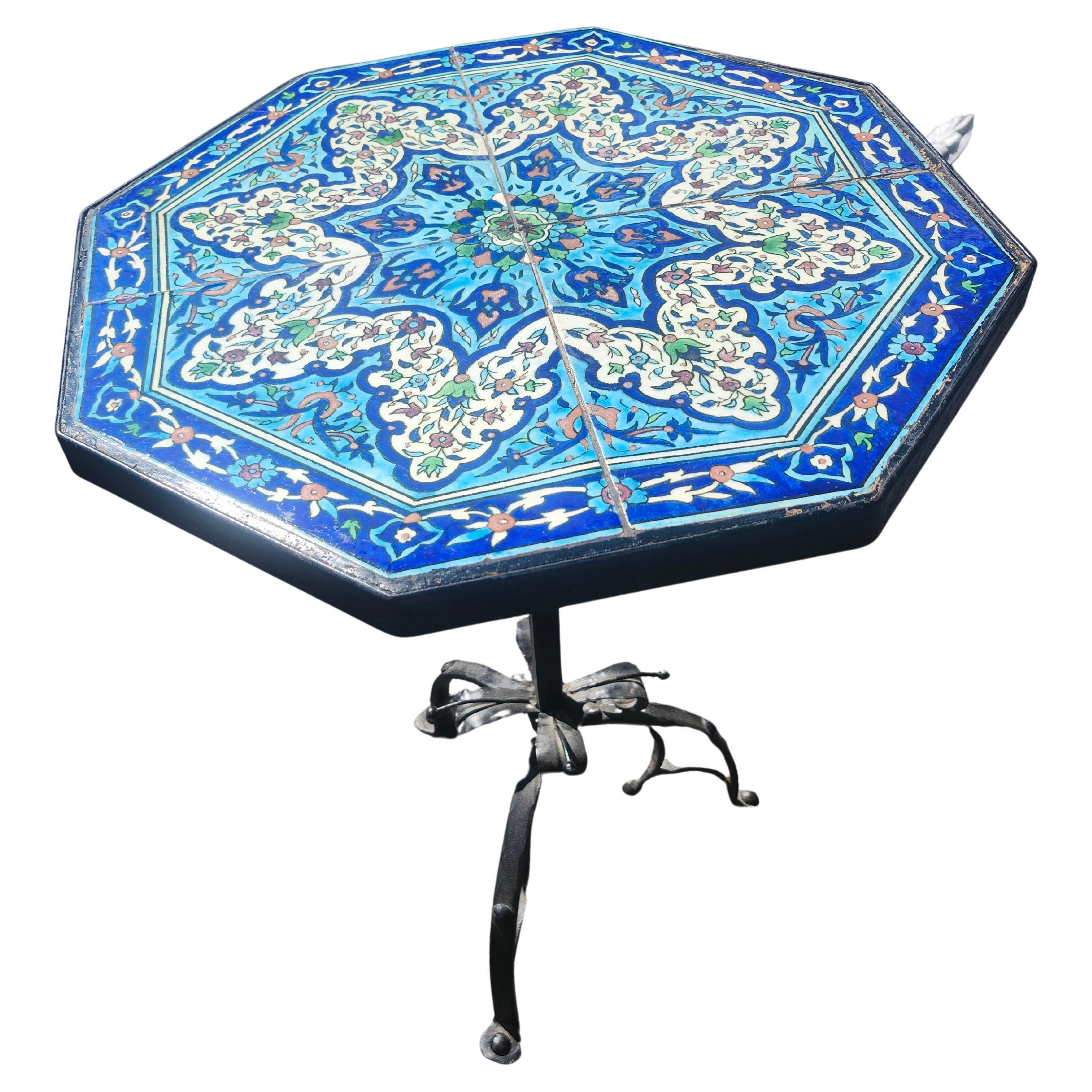Milieu du XXe siècle Table à plateau basculant du milieu du siècle avec base en fer lourd pour l'intérieur et l'extérieur Italie C1948 en vente