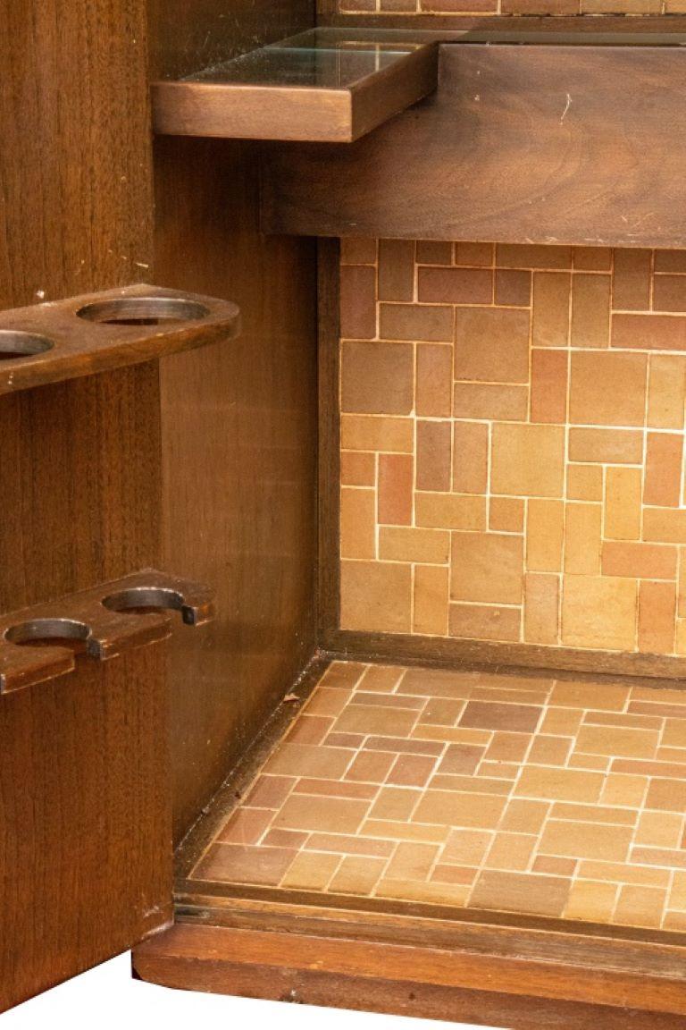 Armadietti in noce piastrellati di metà secolo, 3 in vendita 4