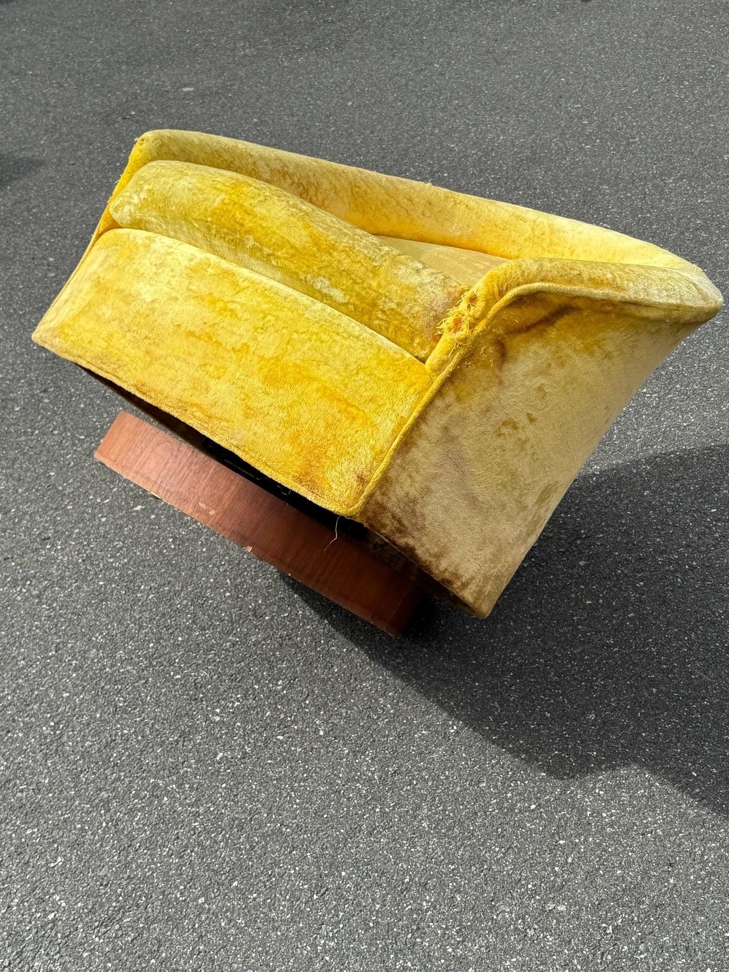 Tissu Salon inclinable et pivotant du milieu du siècle par Adrian Pearsall - Single en vente