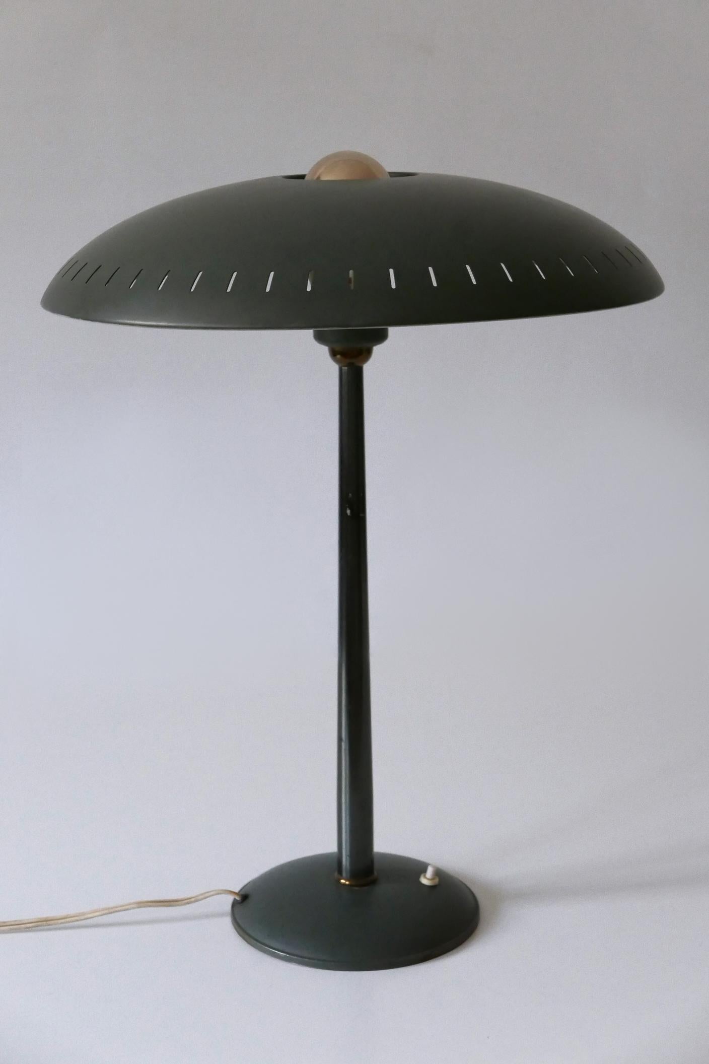 Timor-Tisch- oder Schreibtischlampe aus der Mitte des Jahrhunderts von Louis Kalff für Philips, 1950er Jahre im Angebot 5