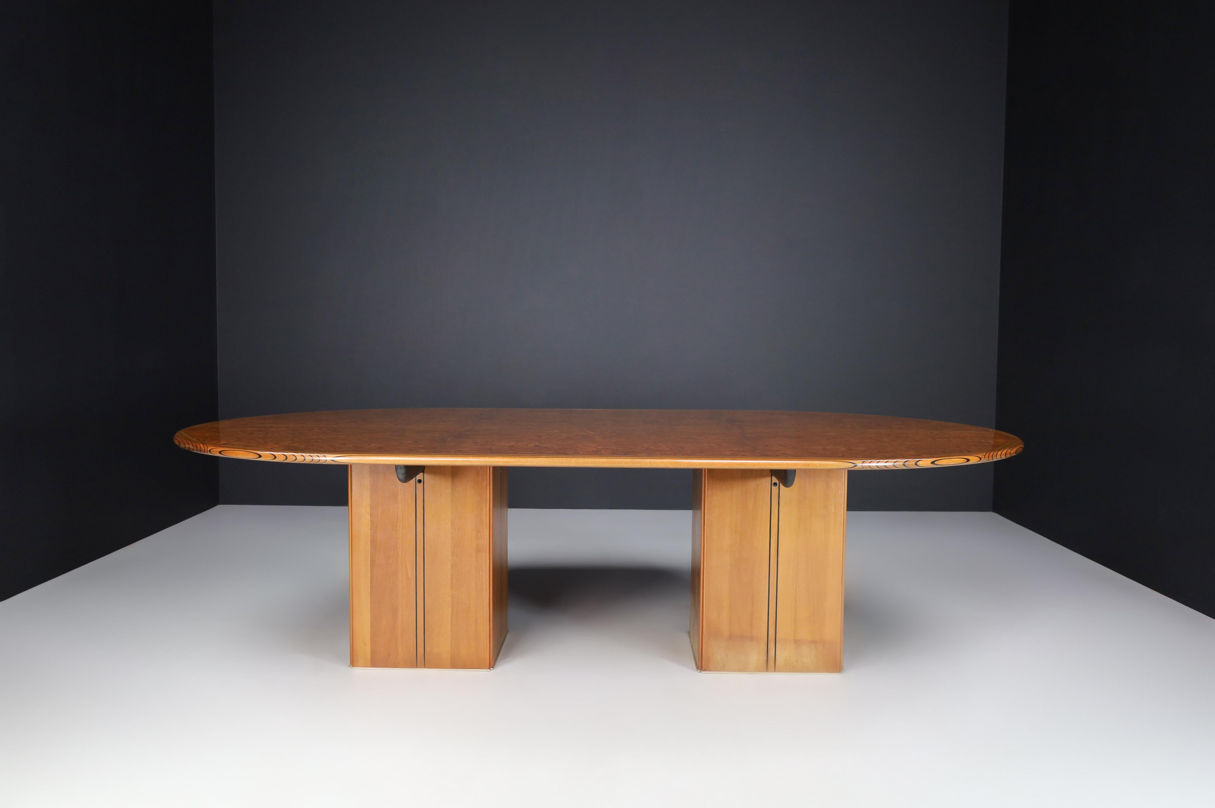 Large Tobia Scarpa Africa dining / conference table by Maxalto, Italy, 1970

Large Africa series dining/conference table by Afra & Tobia Scarpa for Maxalto, Italy, circa 1970. The tabletop is made in two pieces which are divided over the length.
