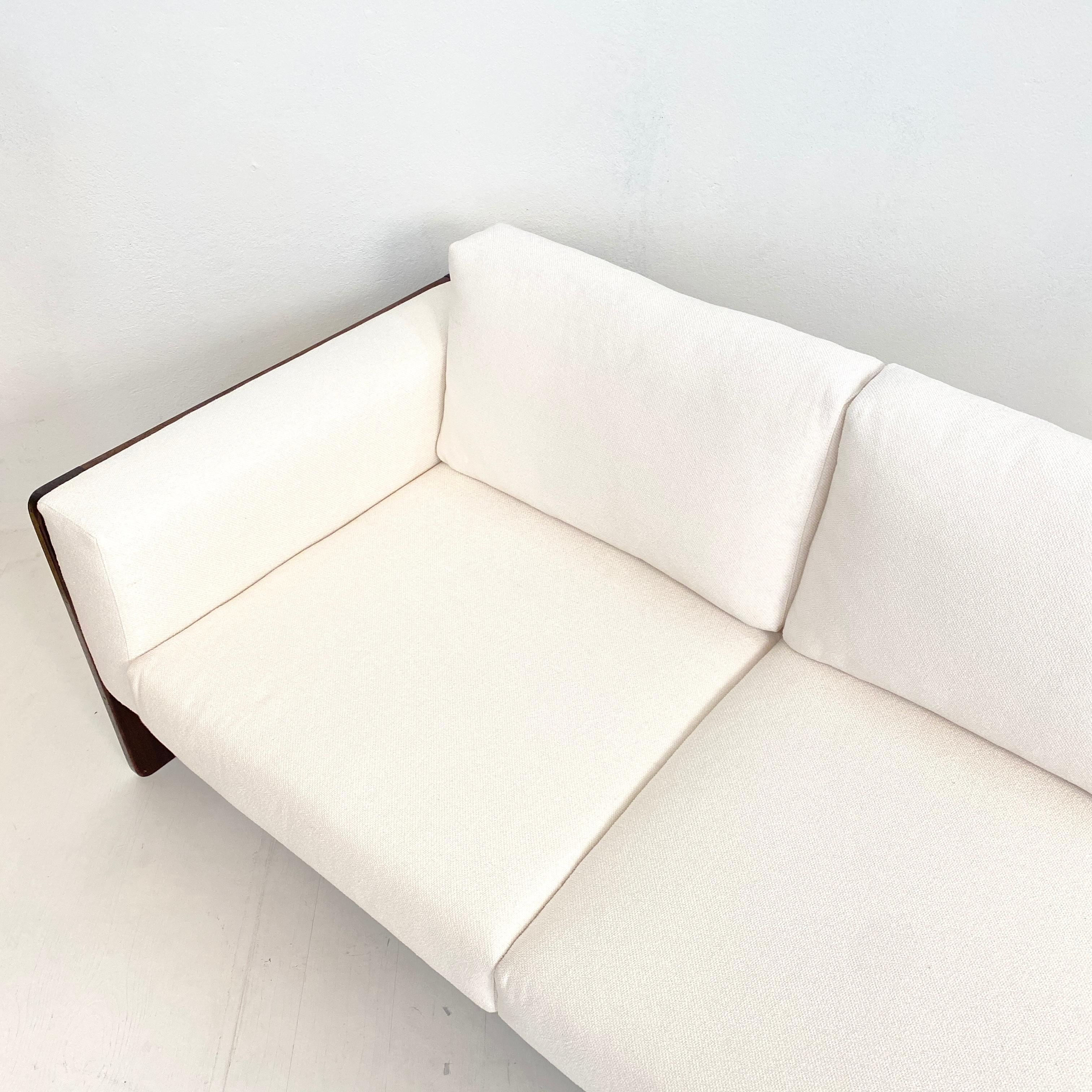 Mid Century Tobia Scarpa Bastiano Three-Seat Sofa for Knoll White Boucle, 1970s 8