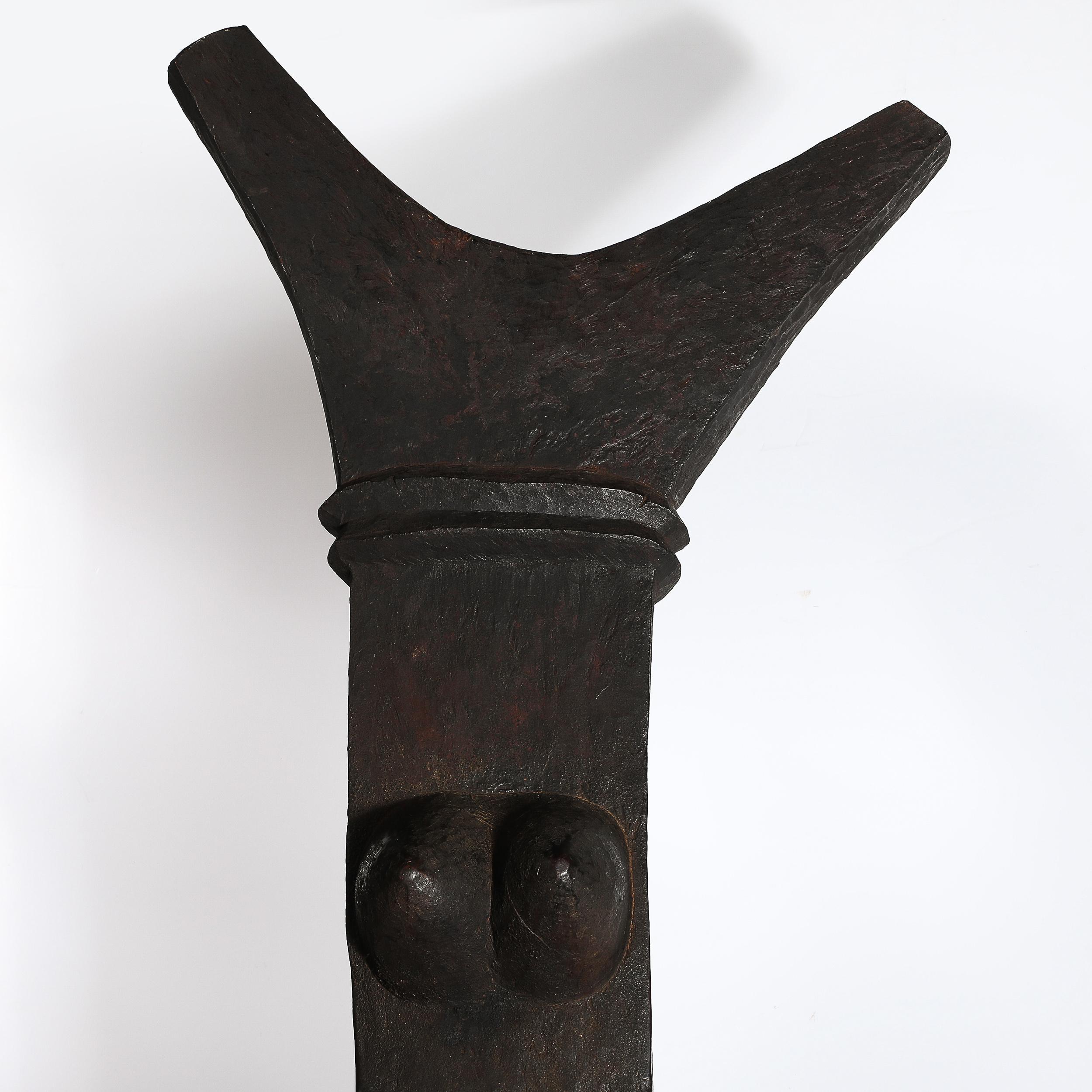 Scultura Toguna di metà secolo in Oak Oak bruciato su base metallica del popolo Dogon, Mali in vendita 4