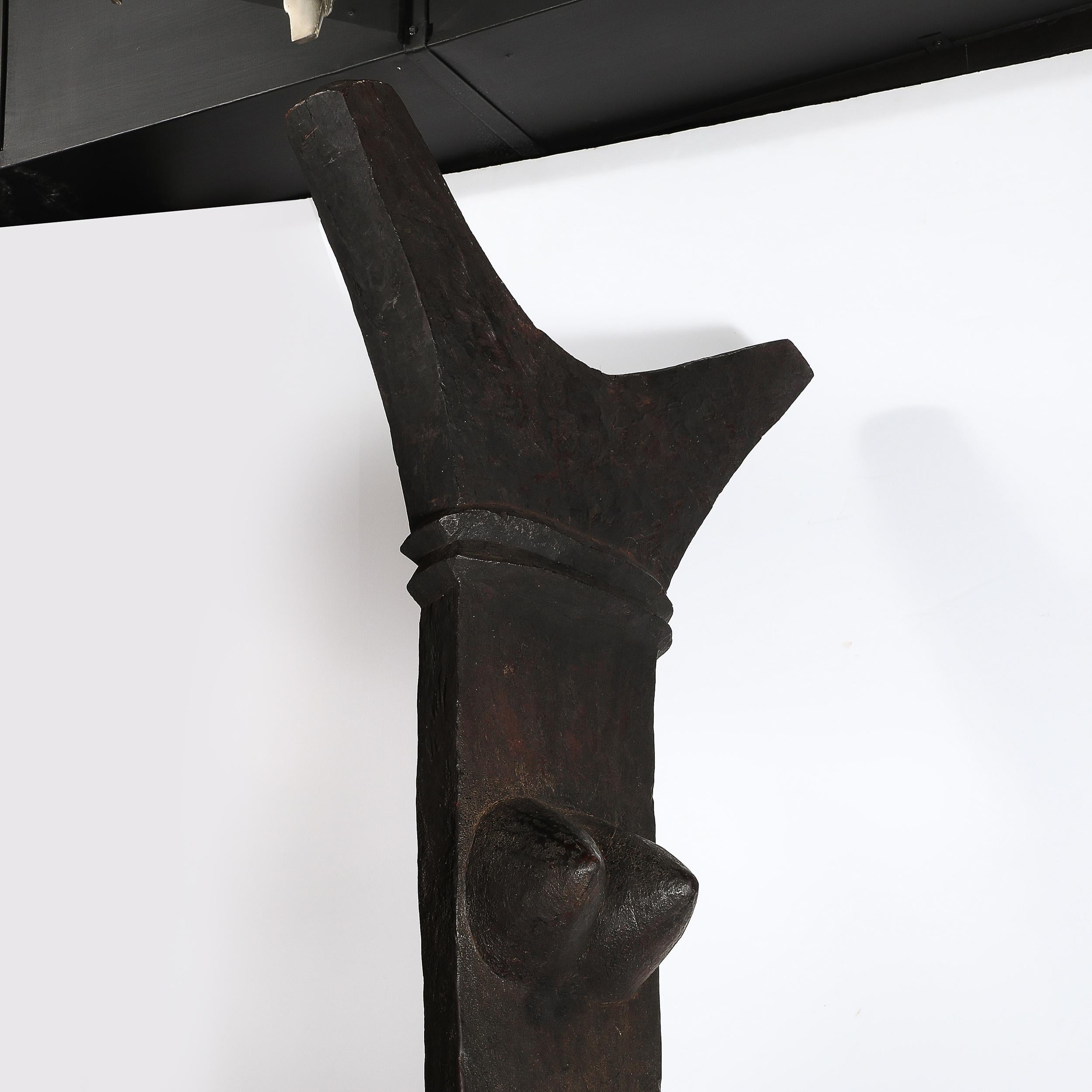 Scultura Toguna di metà secolo in Oak Oak bruciato su base metallica del popolo Dogon, Mali in vendita 2