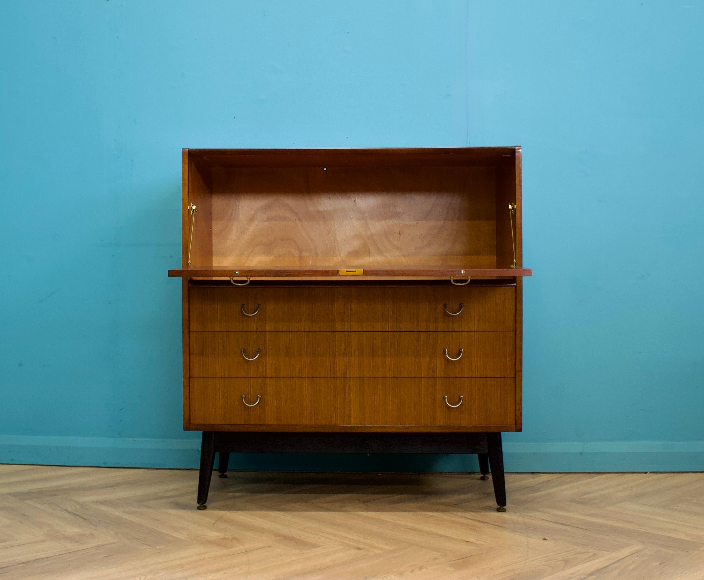 Impiallacciato Cabinet Librenza di metà secolo in tola e nero Bureau G-Plan, anni '50 in vendita