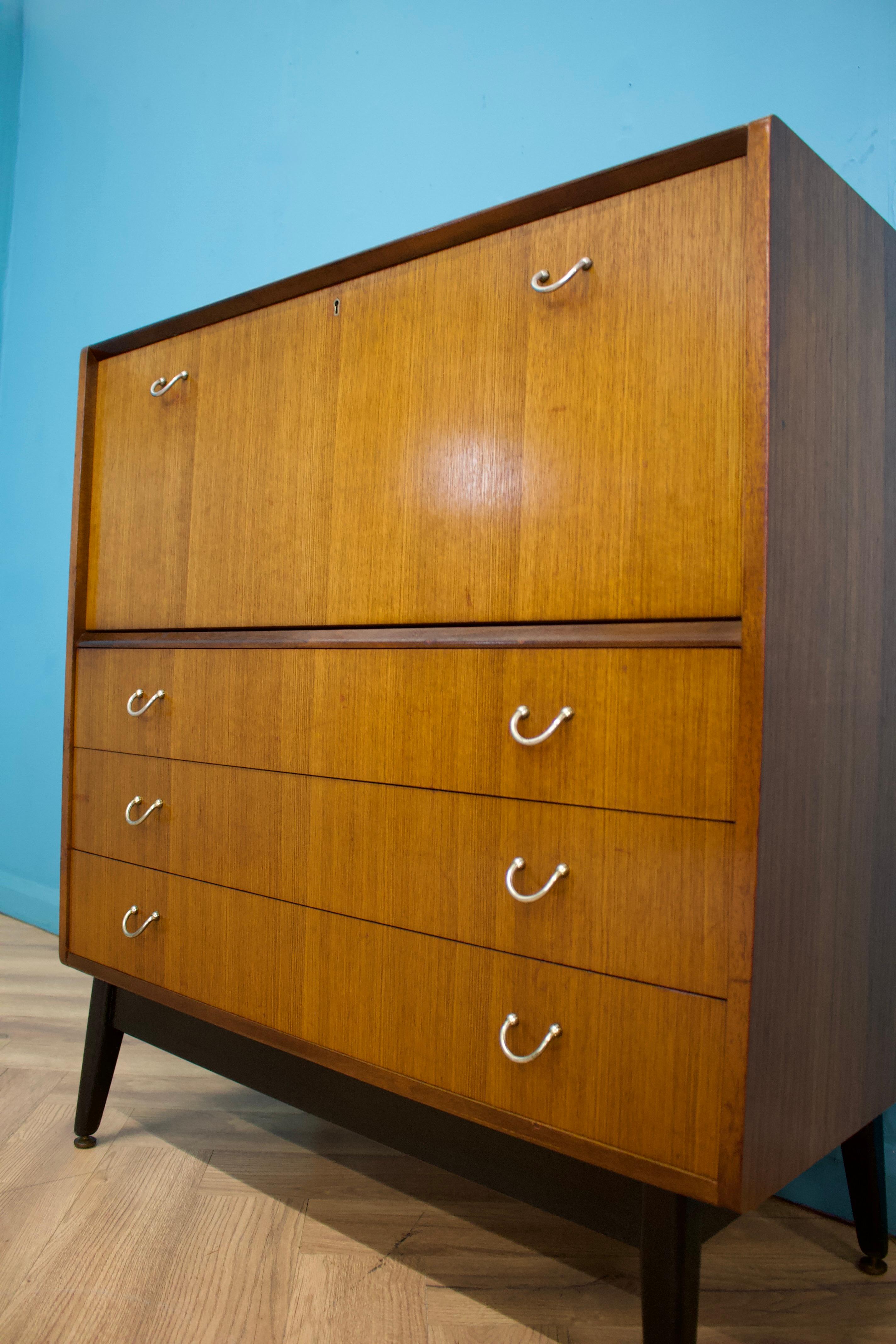 Cabinet Librenza di metà secolo in tola e nero Bureau G-Plan, anni '50 In condizioni buone in vendita a South Shields, GB