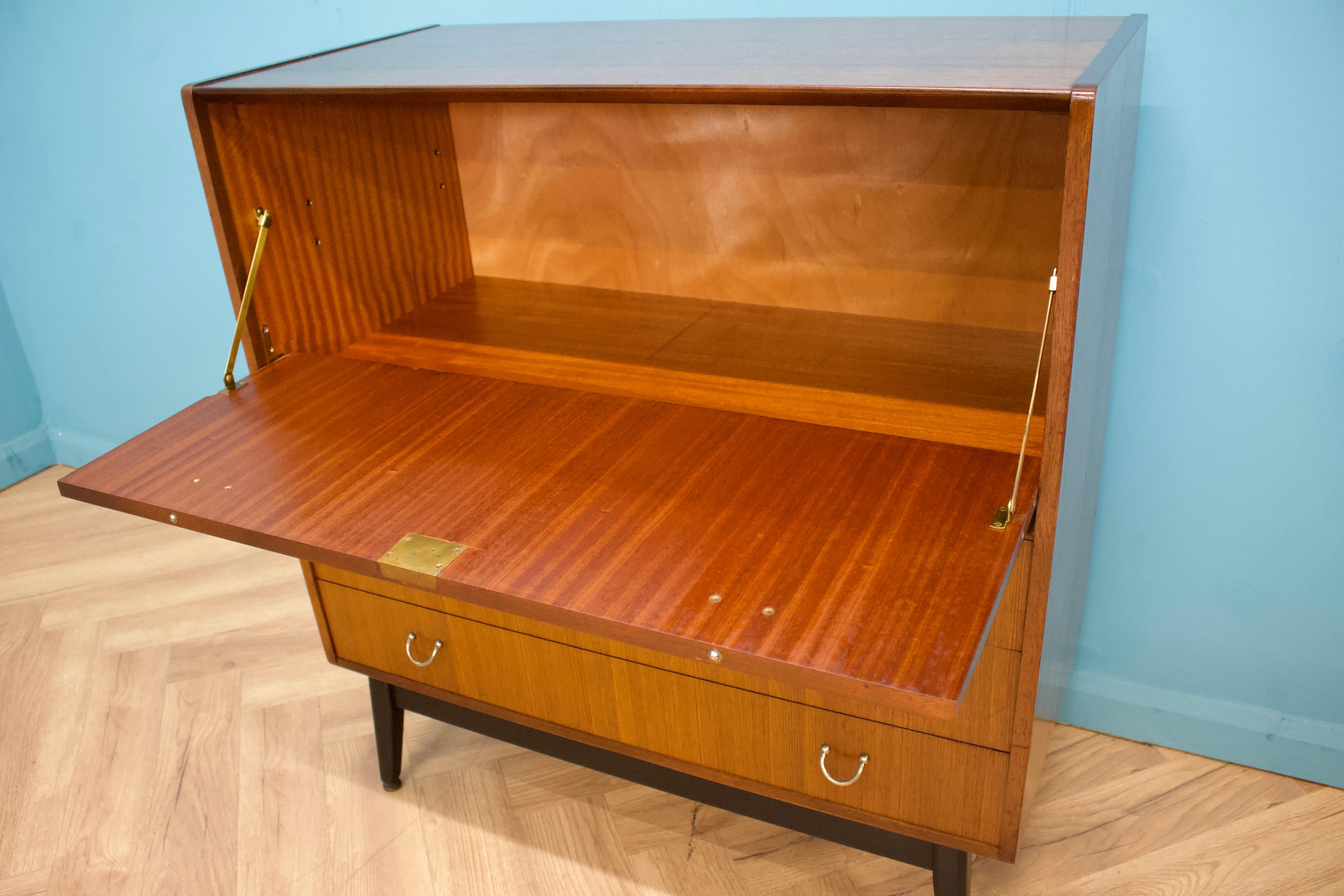 Teak Cabinet Librenza di metà secolo in tola e nero Bureau G-Plan, anni '50 in vendita