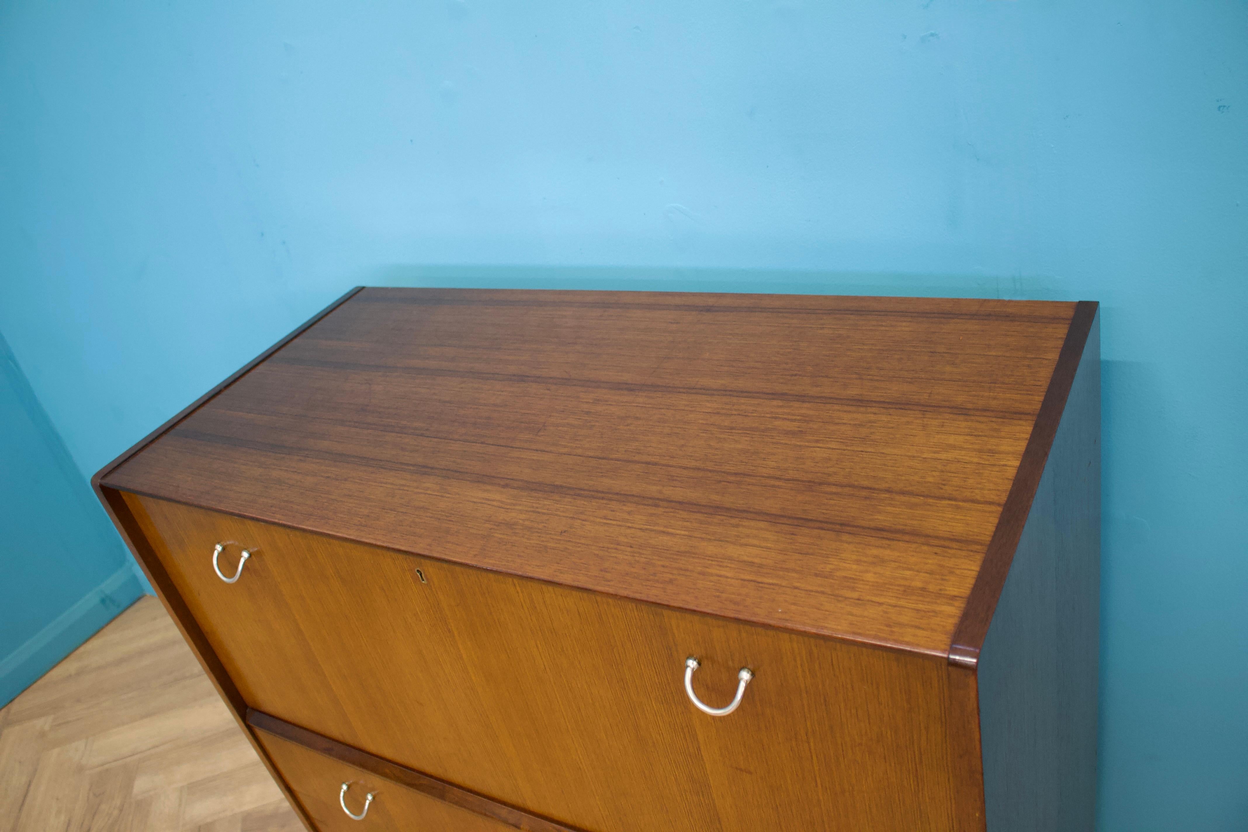 Cabinet Librenza di metà secolo in tola e nero Bureau G-Plan, anni '50 in vendita 1