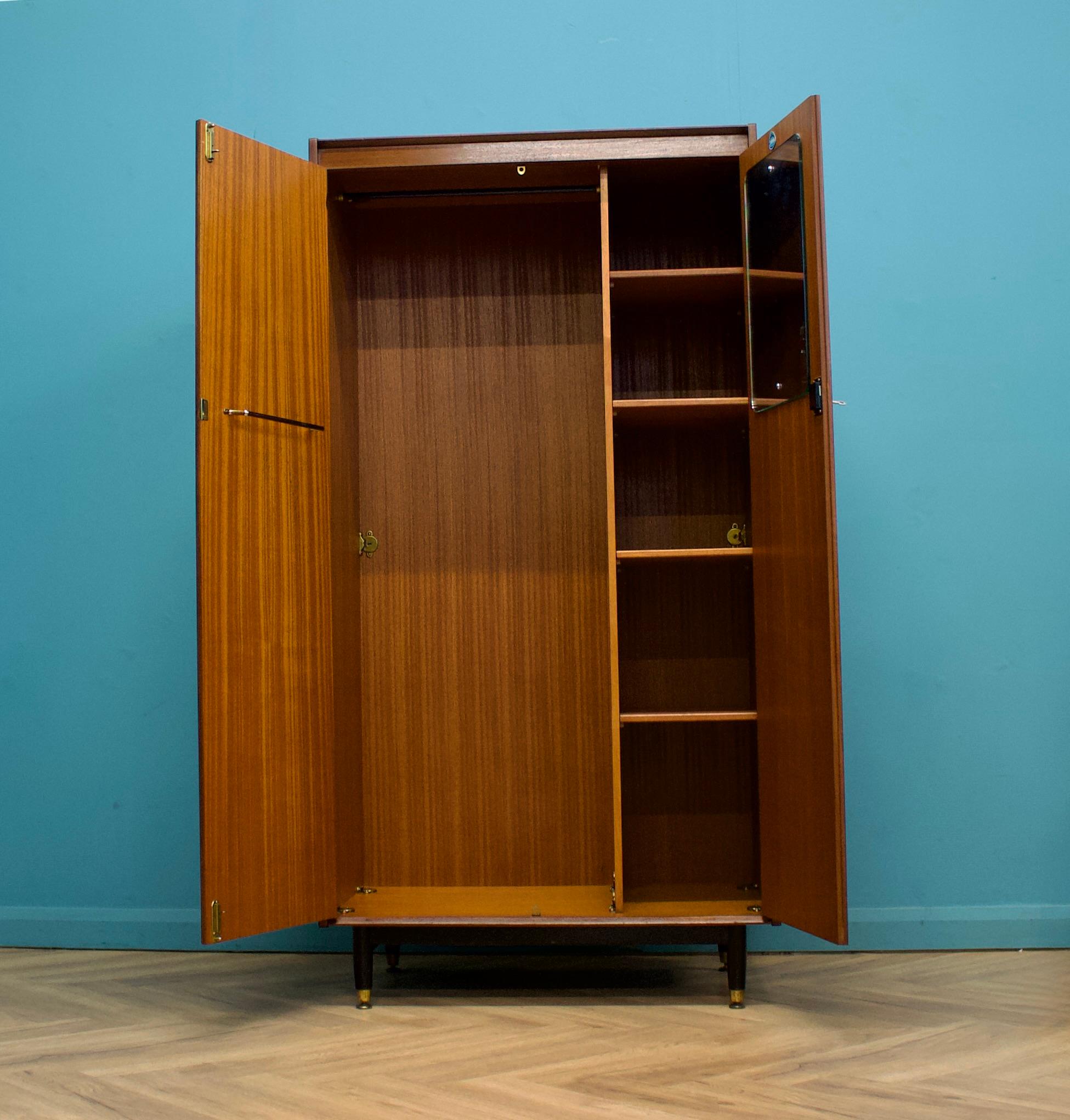 Armario Mid Century Tola y Negro De Nathan, Años 60 en Bueno estado para la venta en South Shields, GB