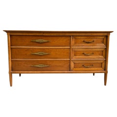 Commode 6 tiroirs en noyer Sophisticate Tomlinson Mid Century poignées en laiton