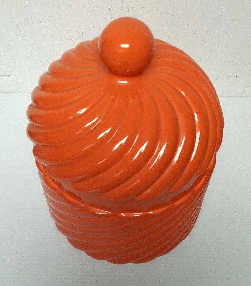 Midcentury Tommaso Barbi Signed Porcelain Red B. Ceramiche Crock Ice Bucket . Extremely rare piece and in an Eder rsree color, tomato red. Tommaso Barbi's signature ceramic rope like swirl, this large red / orange / salmon colored glazed ceramic ice