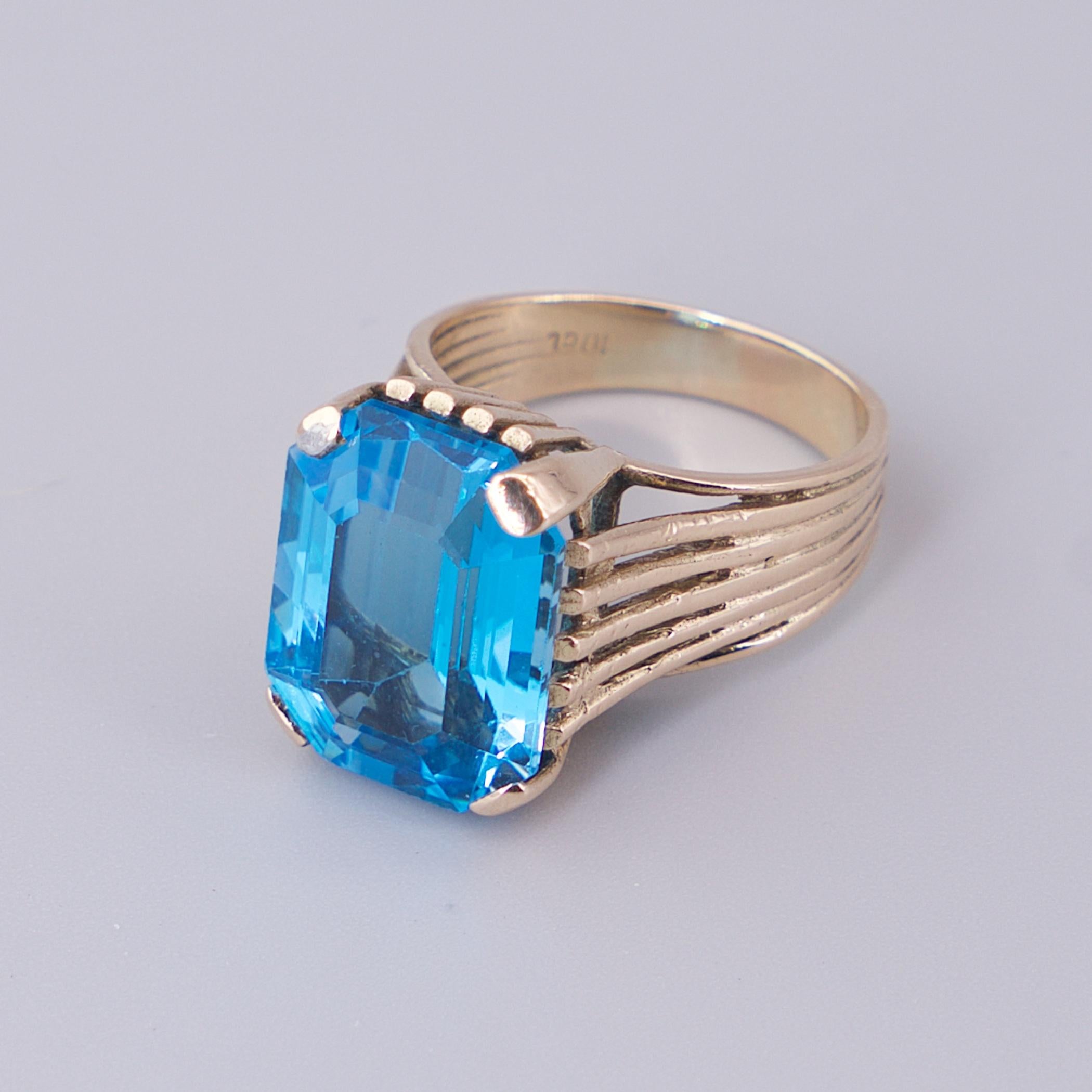Mid-Century Topaz Cocktail Ring 10k Gold with Empire Art Deco In Fair Condition For Sale In Hyattsville, MD