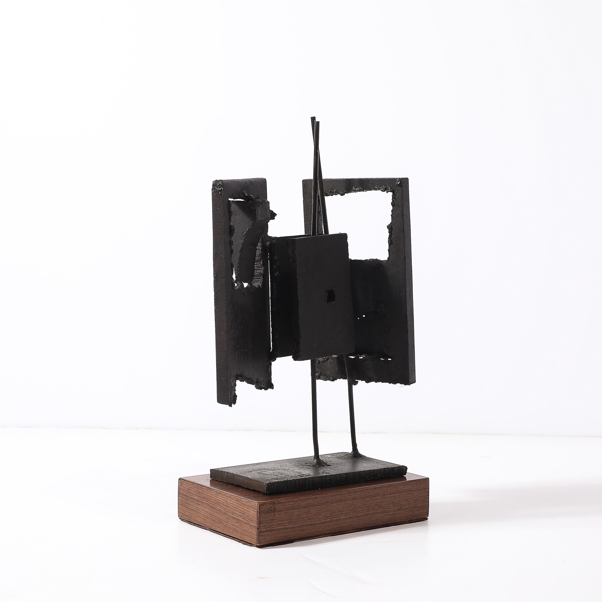Mid-Century Torch Cut Steel Brutalist Sculpture on Walnut Signed John Balossi en vente 4