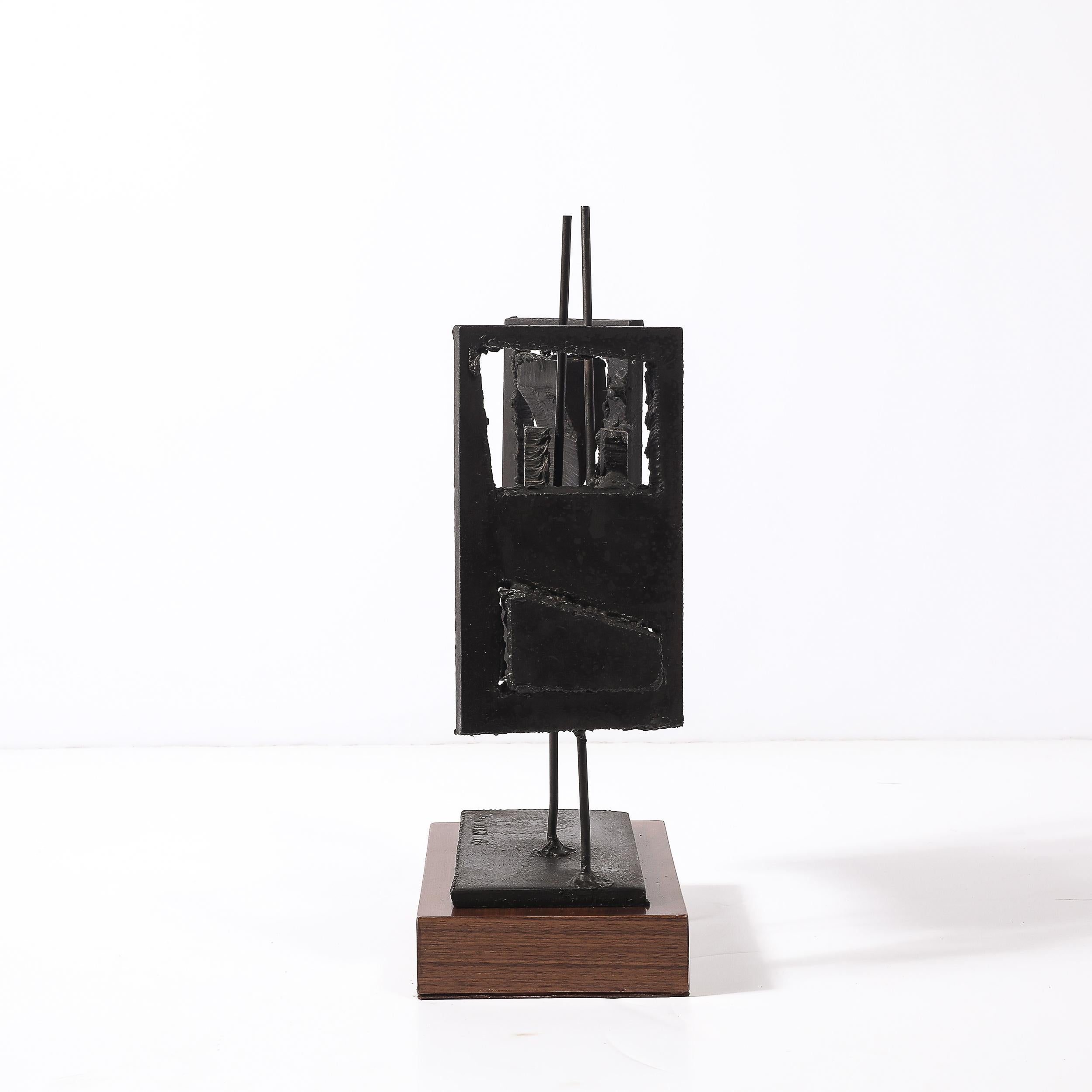 Milieu du XXe siècle Mid-Century Torch Cut Steel Brutalist Sculpture on Walnut Signed John Balossi en vente