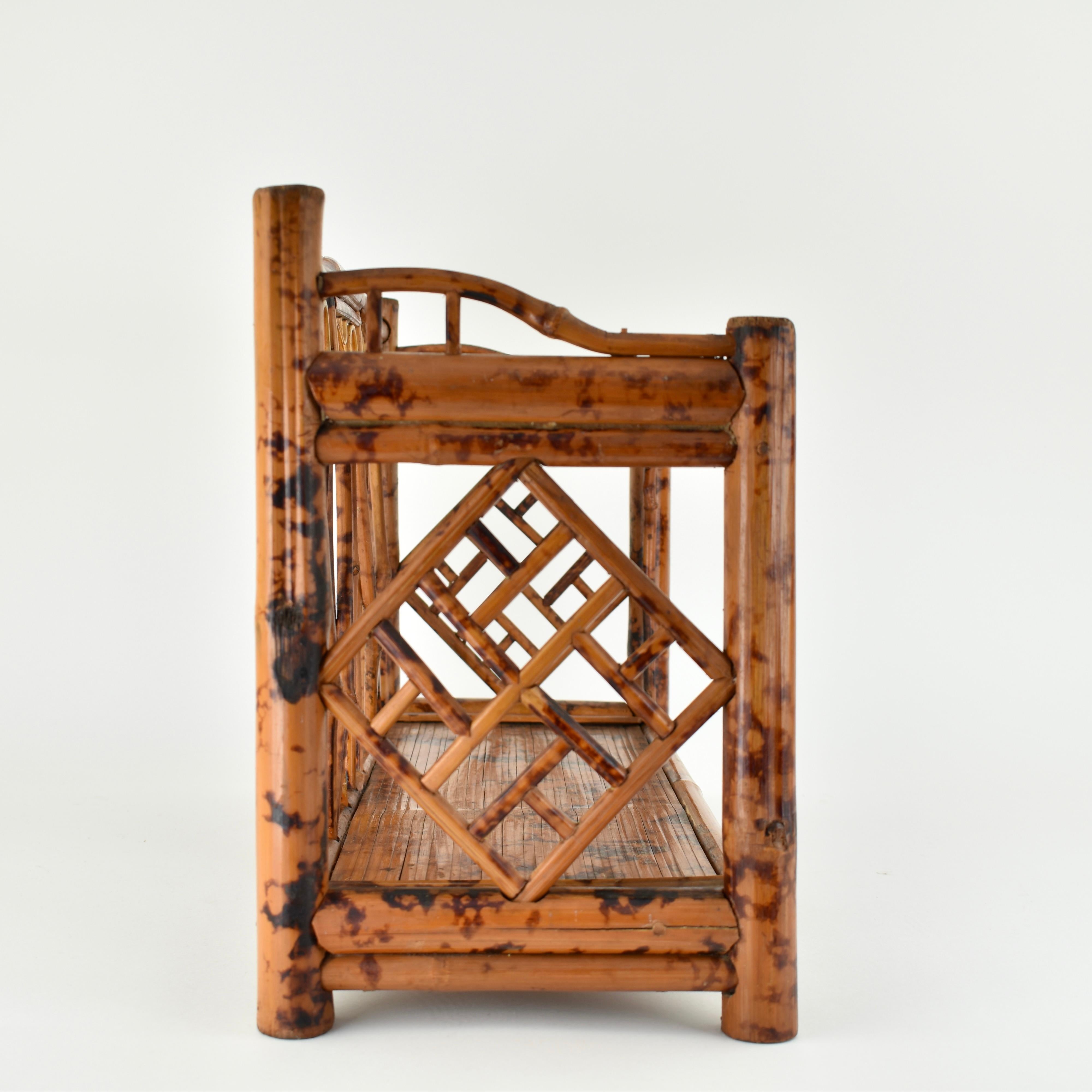 Mid Century Tortoise Bamboo Wall Shelf In Good Condition In AMSTERDAM, NL