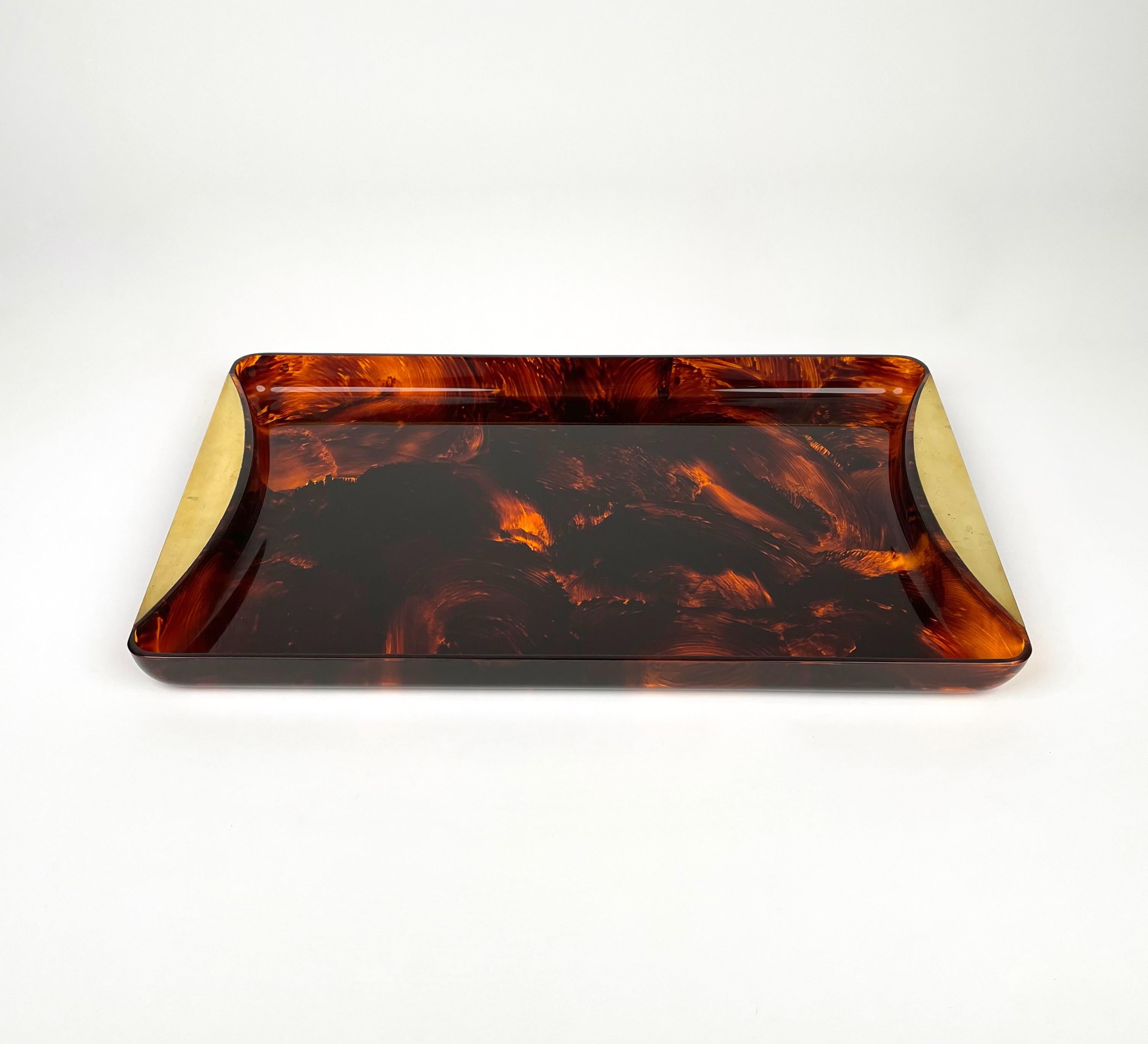 Mid-Century Tortoiseshell Lucite & Brass Serving Tray by Guzzini, Italy, 1970s In Good Condition In Rome, IT