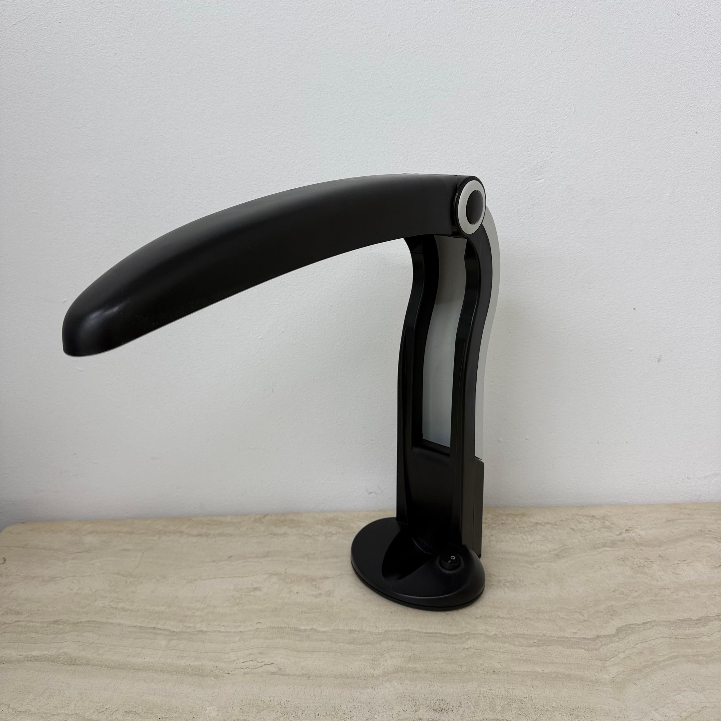 Lámpara de mesa Tucán de mediados de siglo de H. T. Huang, años 80 en venta 5