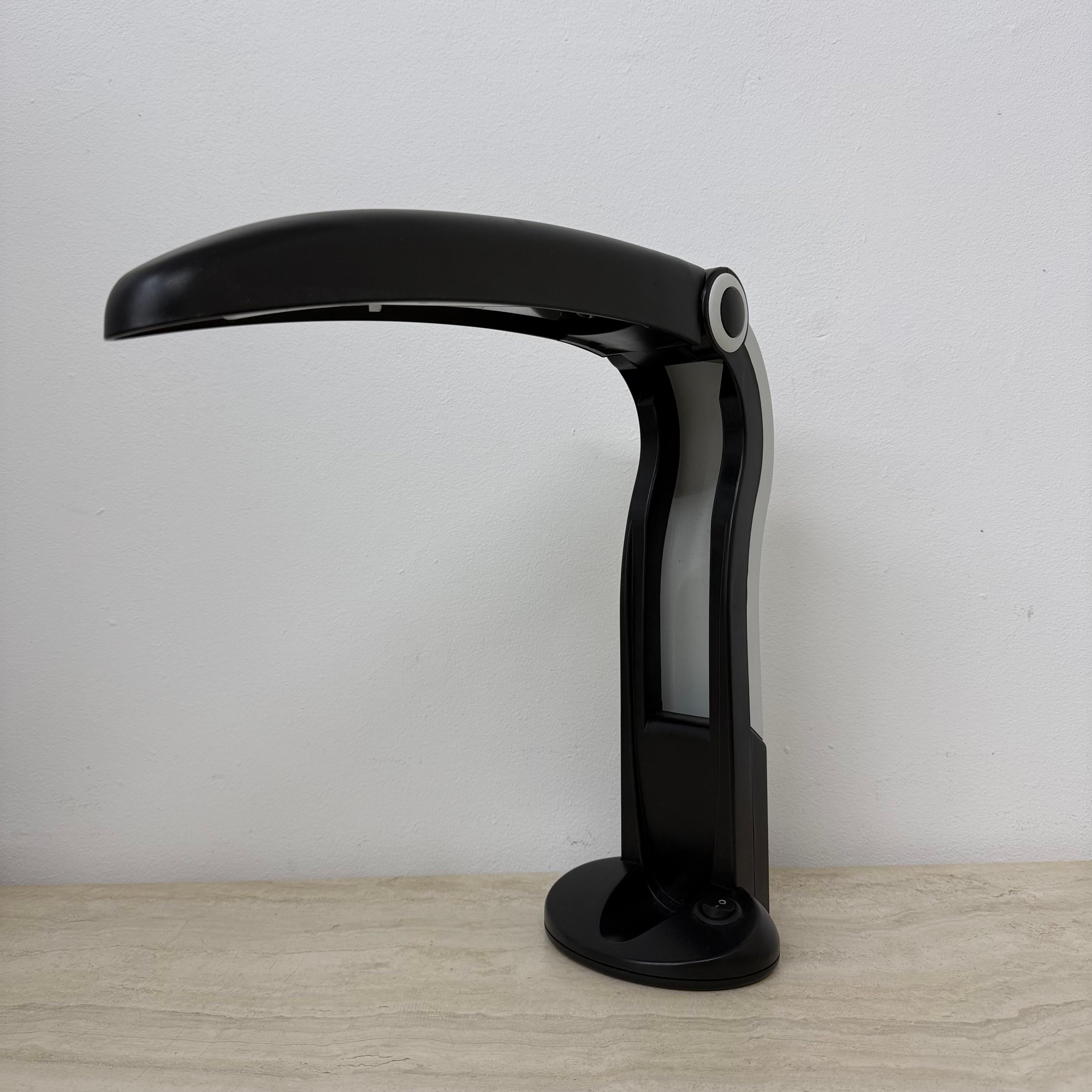 Lámpara de mesa Tucán de mediados de siglo de H. T. Huang, años 80 en venta 6