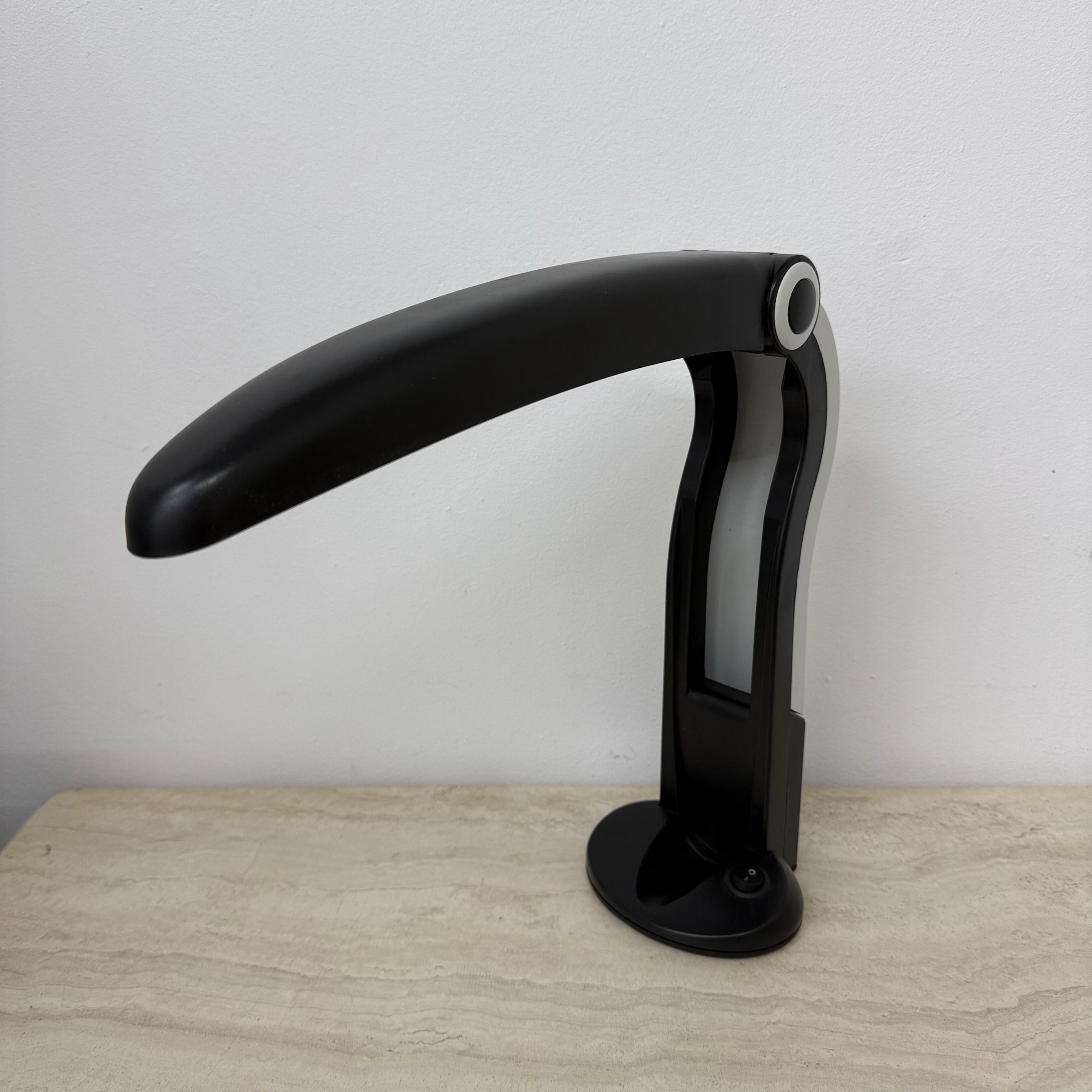 Lámpara de mesa Tucán de mediados de siglo de H. T. Huang, años 80 en venta 8