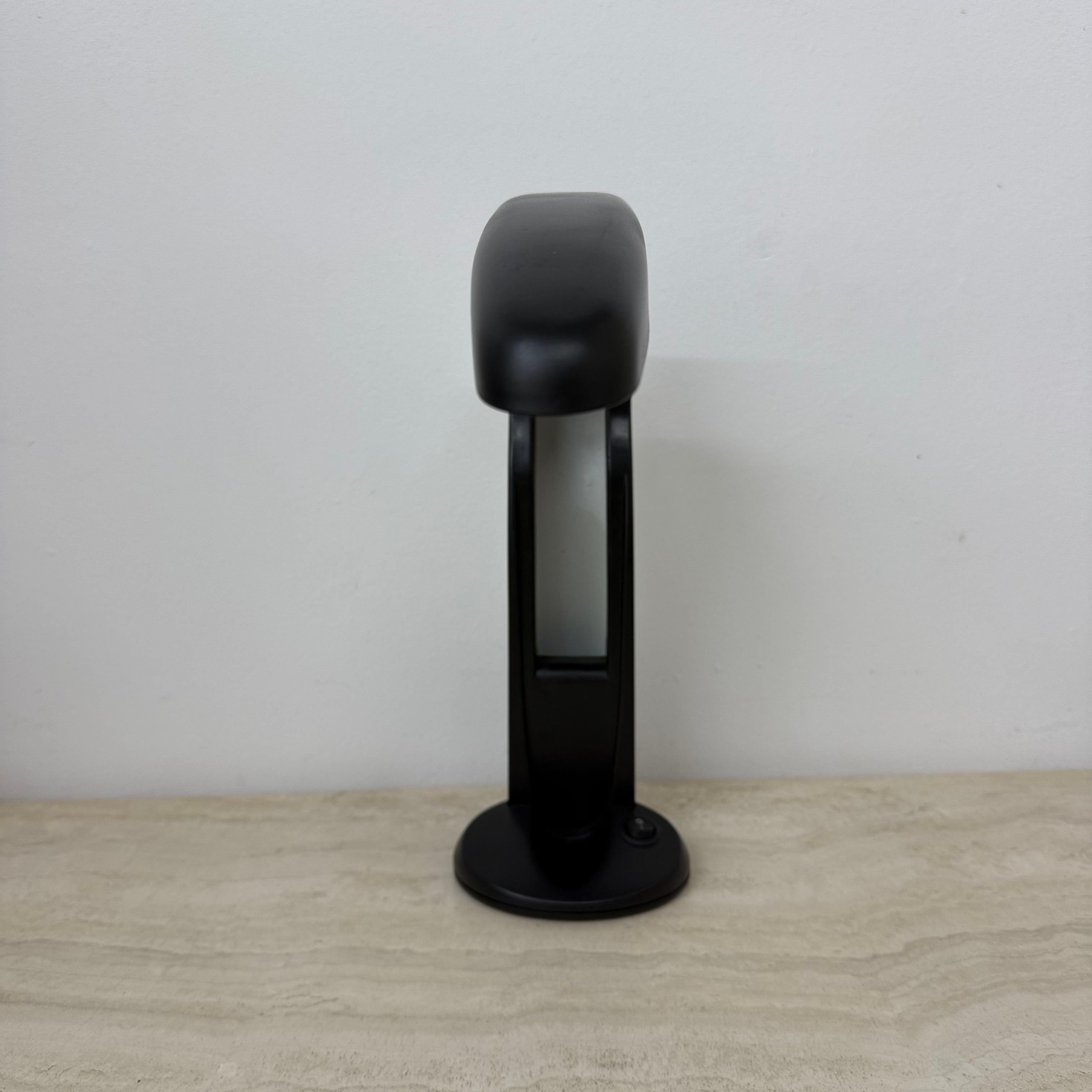 Lámpara de mesa Tucán de mediados de siglo de H. T. Huang, años 80 en venta 9