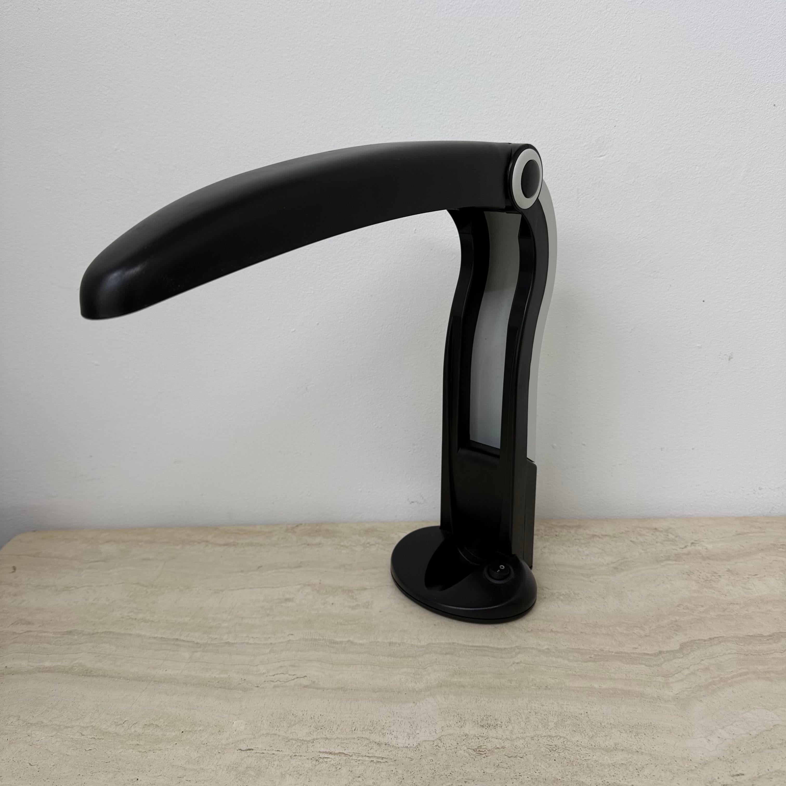 Lámpara de mesa Tucán de mediados de siglo de H. T. Huang, años 80 en venta 3