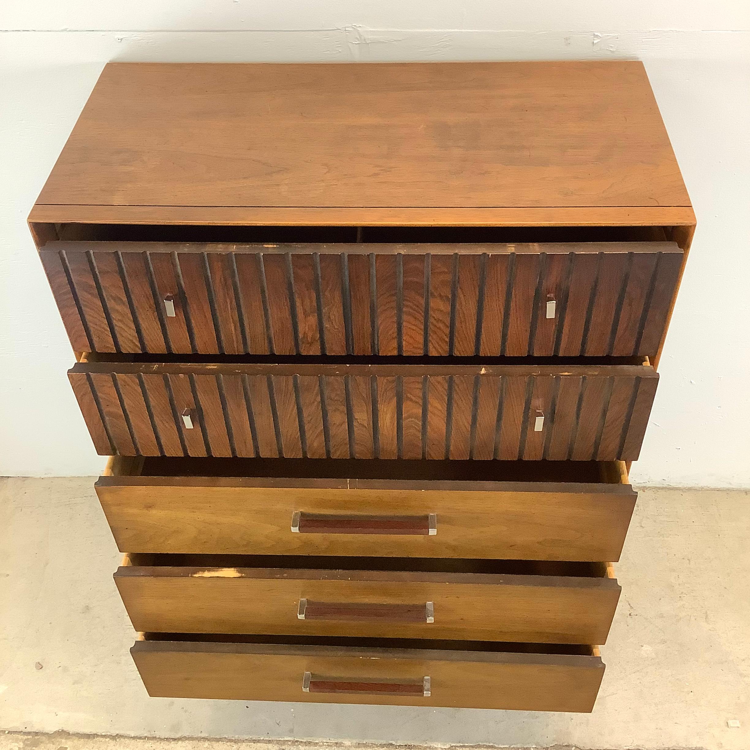 Veneer Mid-Century 